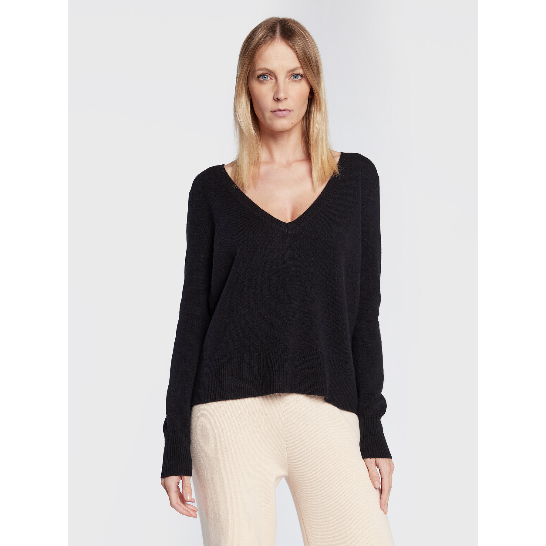 Calvin Klein Пуловер K20K205420 Черен Regular Fit - Pepit.bg