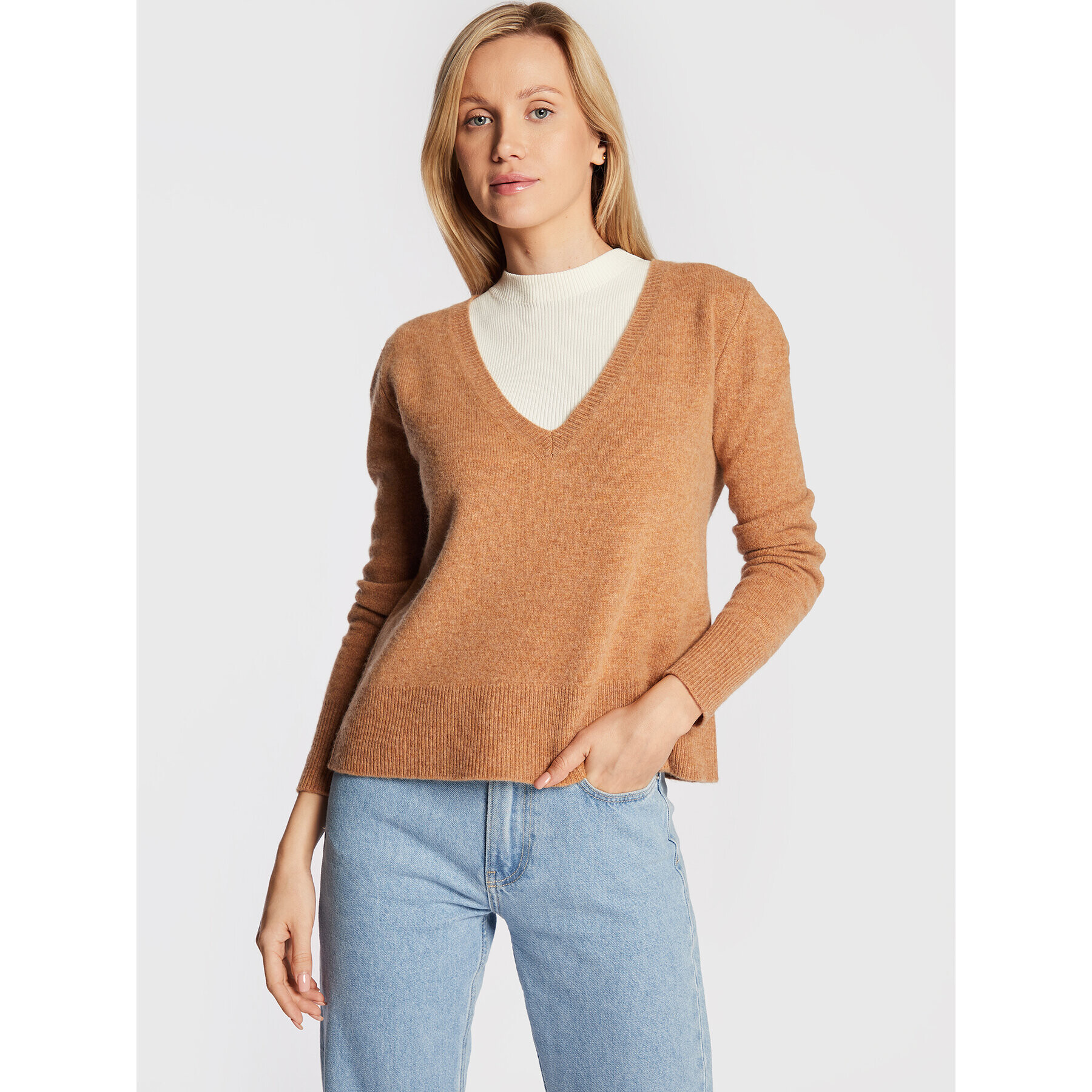 Calvin Klein Пуловер K20K205420 Кафяв Regular Fit - Pepit.bg