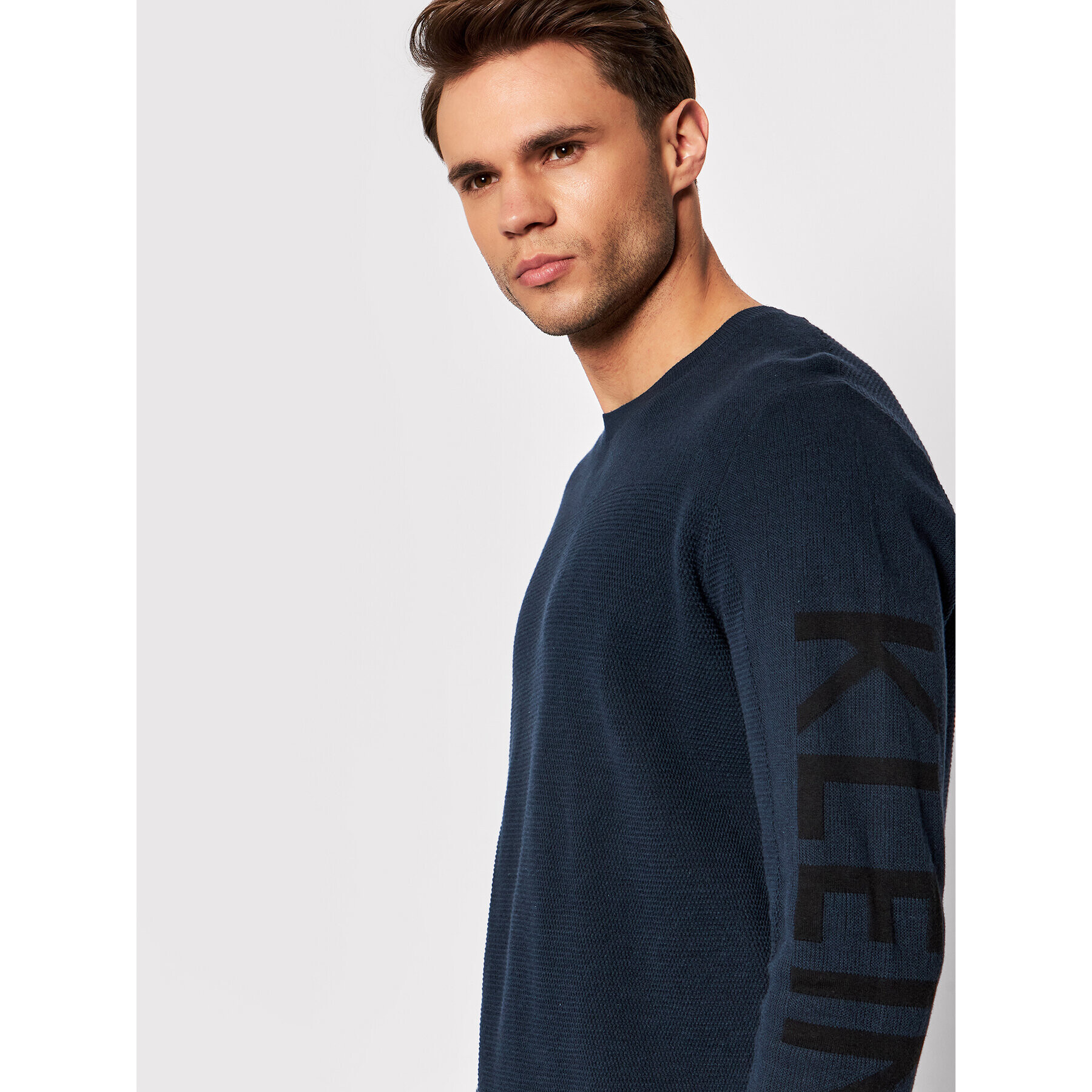 Calvin Klein Пуловер Two Tone Micro Structure K10K107460 Тъмносин Regular Fit - Pepit.bg