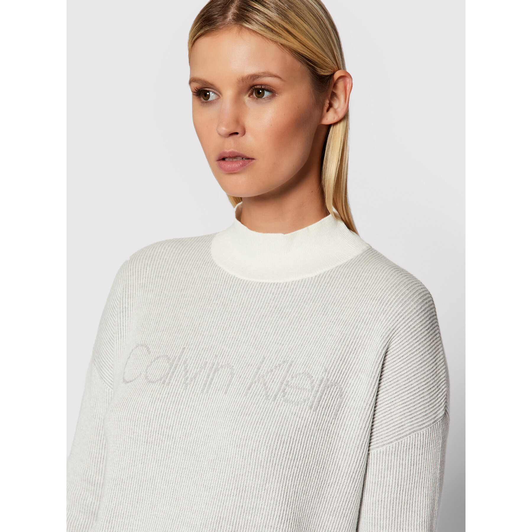 Calvin Klein Пуловер Two Tone Mock Neck Logo K20K203242 Сив Regular Fit - Pepit.bg