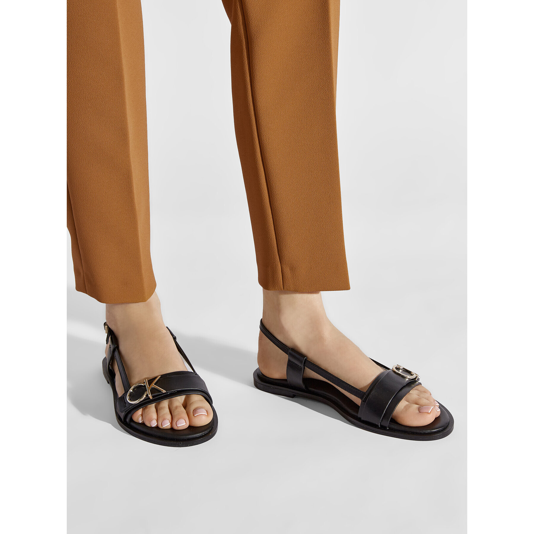 Calvin Klein Сандали Almond Flat Sandal W/Hdw HW0HW00680 Черен - Pepit.bg