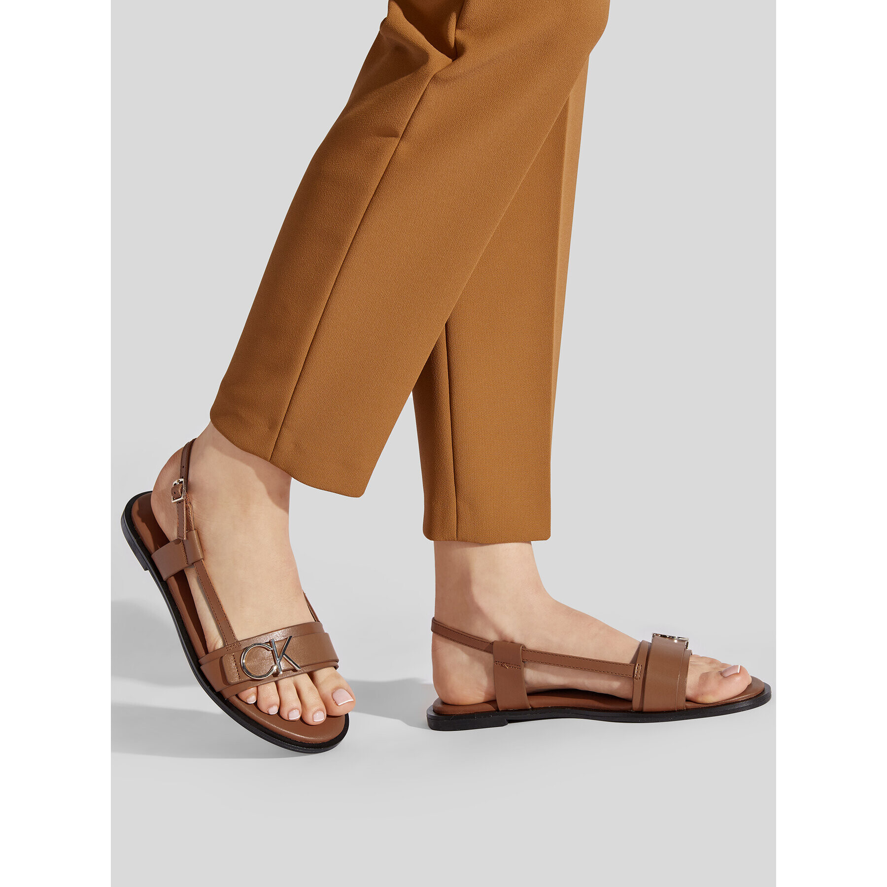 Calvin Klein Сандали Almond Flat Sandal W/Hdw HW0HW00680 Кафяв - Pepit.bg