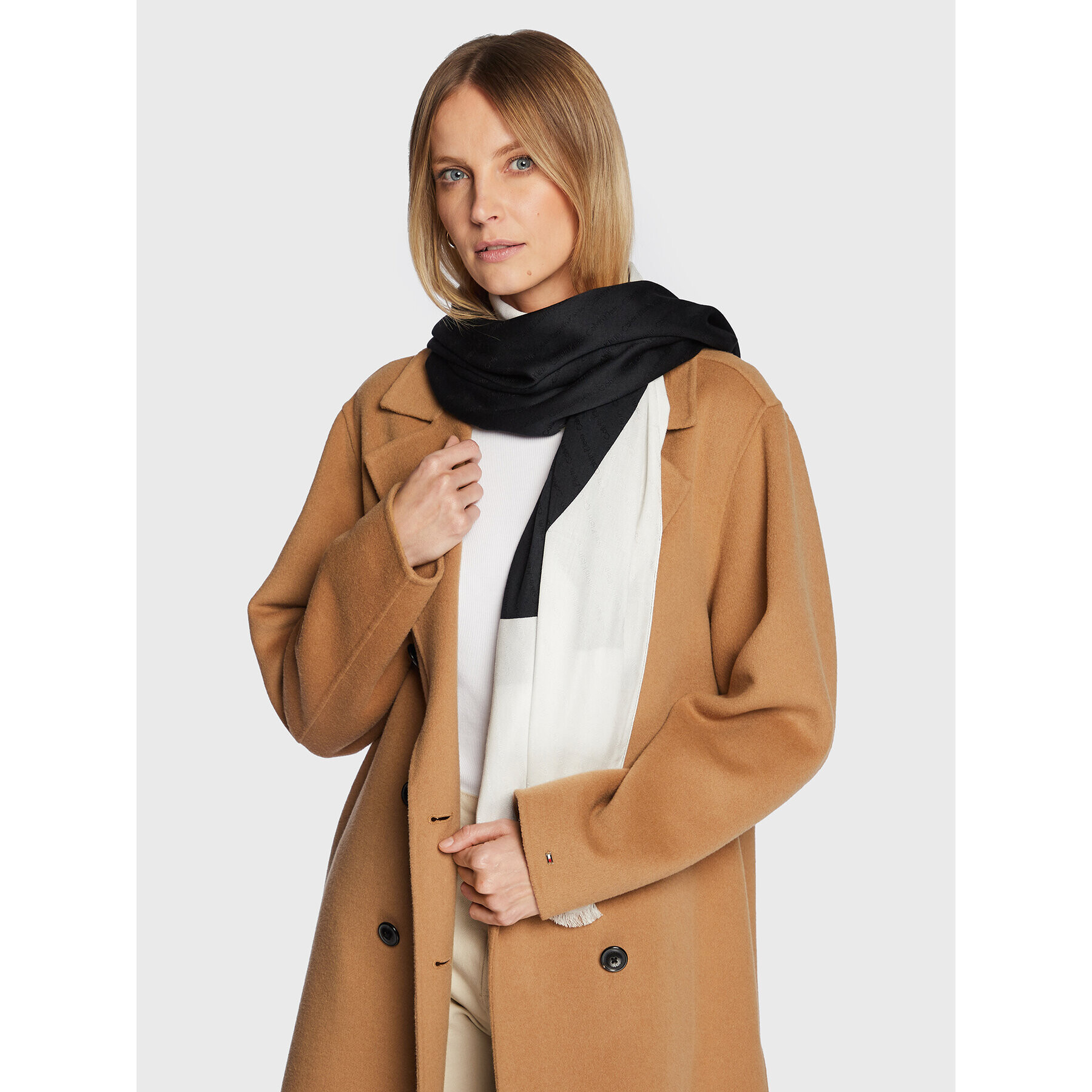 Calvin Klein Шал Monogram K60K609649 Черен - Pepit.bg