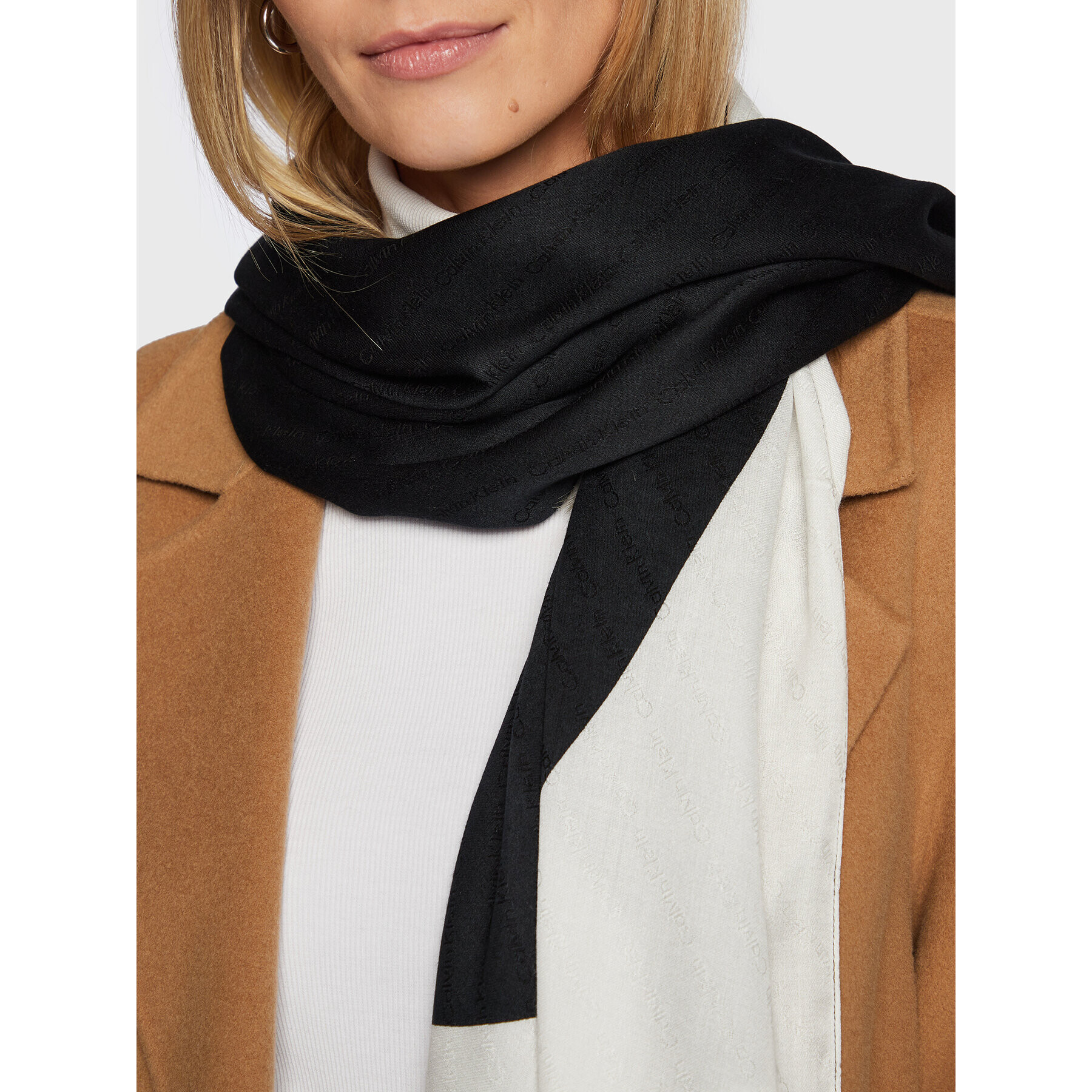Calvin Klein Шал Monogram K60K609649 Черен - Pepit.bg