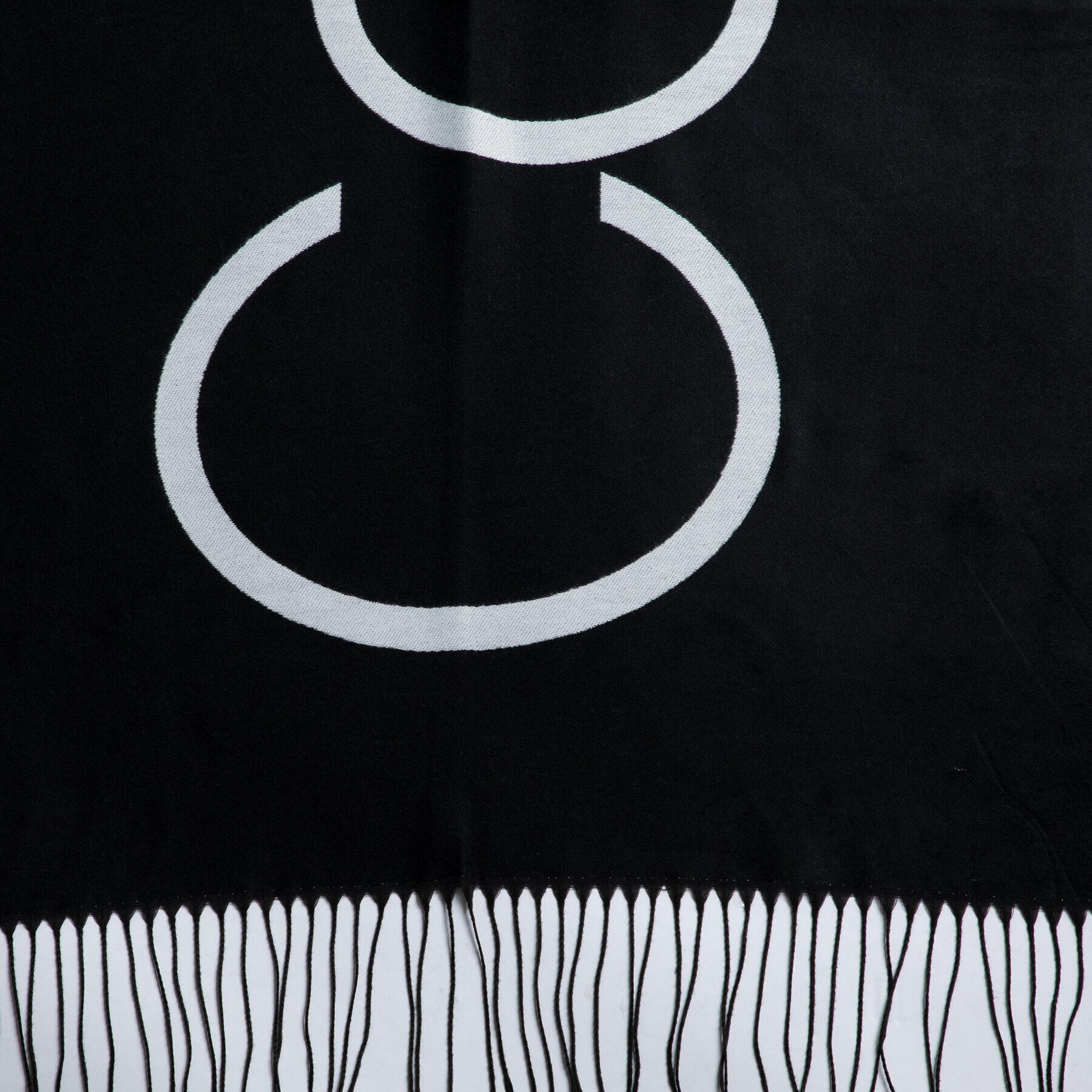 Calvin Klein Шал Scarf K60K607322 Черен - Pepit.bg