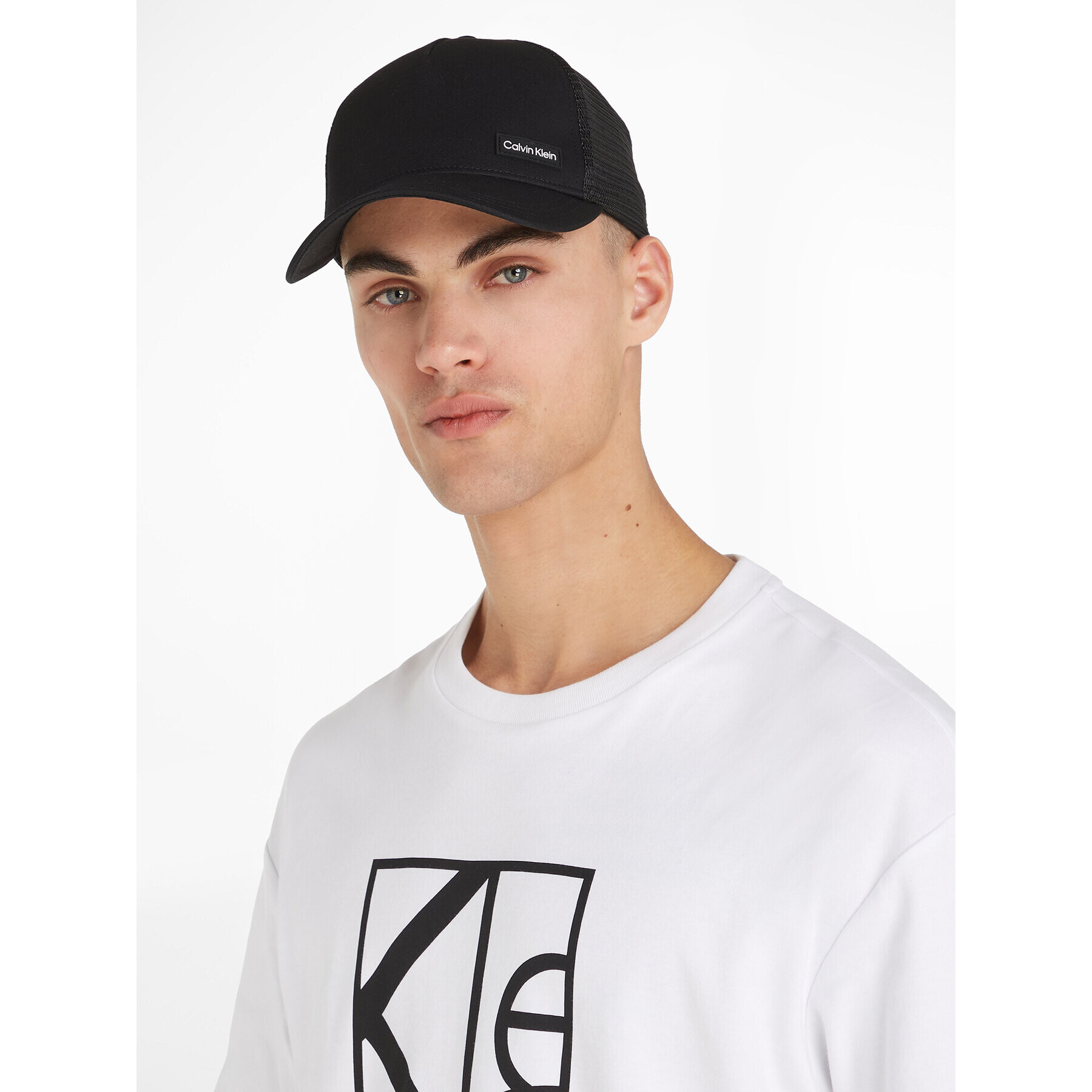 Calvin Klein Шапка с козирка Essential Patch Trucker K50K510965 Черен - Pepit.bg