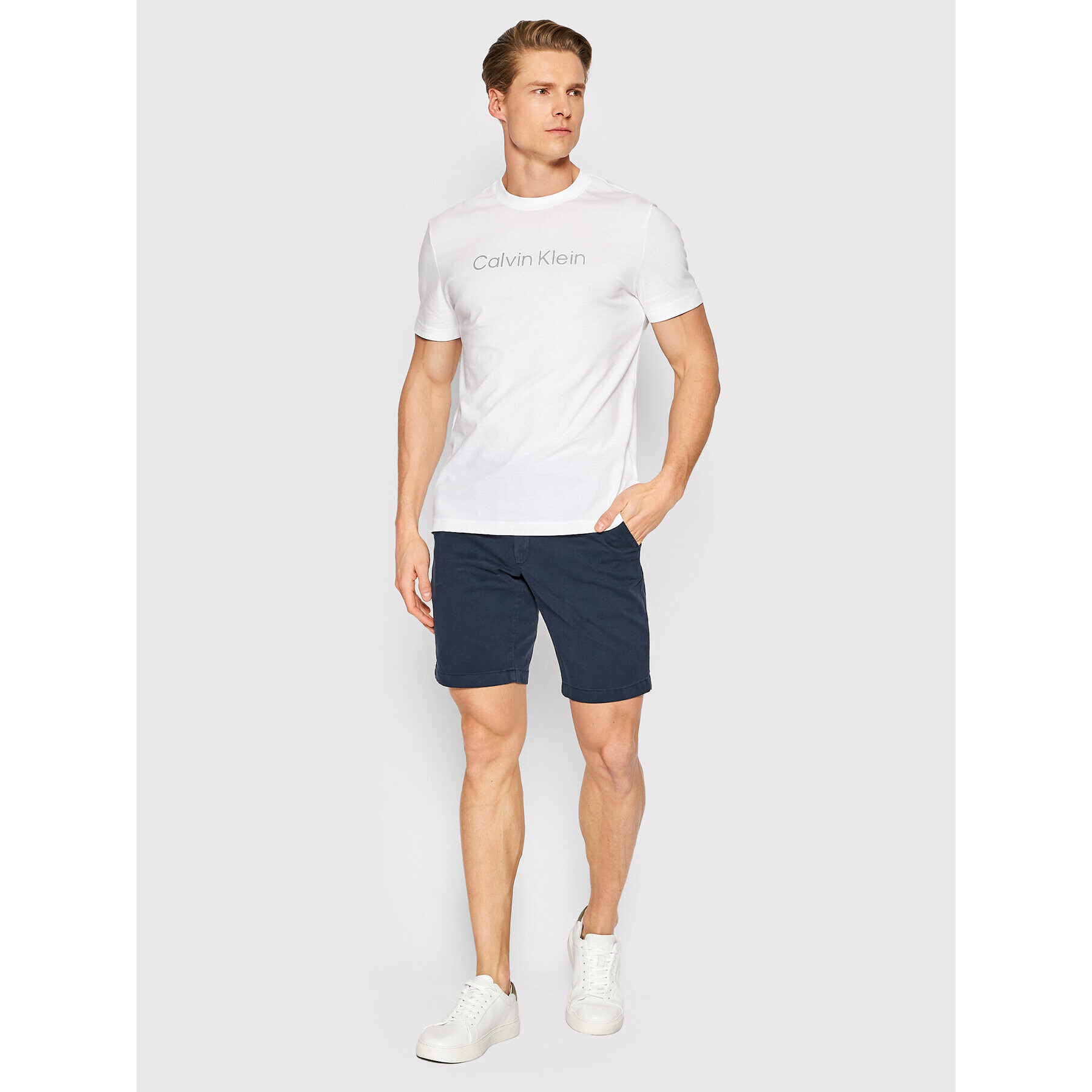 Calvin Klein Шорти от плат Garment Dye K10K109443 Тъмносин Slim Fit - Pepit.bg