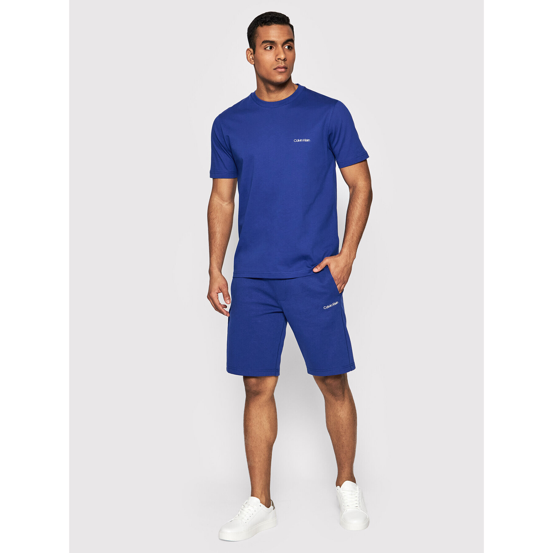 Calvin Klein Спортни шорти Interlock Micro Logo K10K109430 Син Regular Fit - Pepit.bg