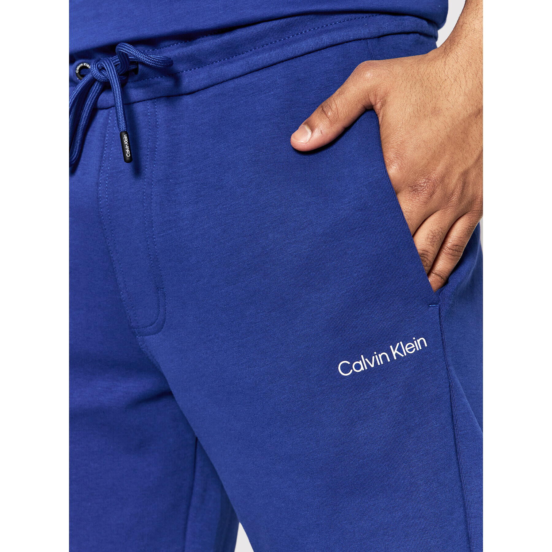 Calvin Klein Спортни шорти Interlock Micro Logo K10K109430 Син Regular Fit - Pepit.bg