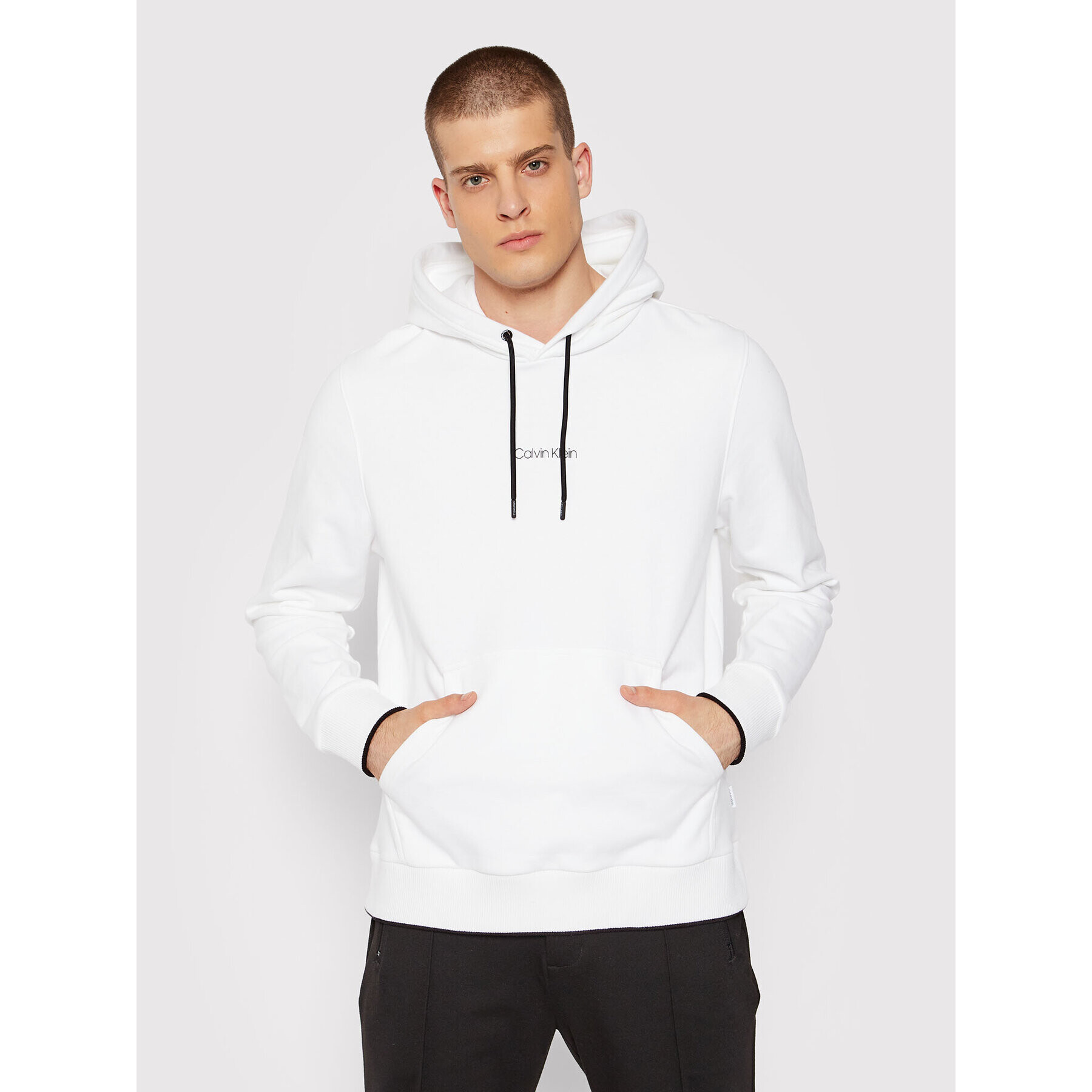 Calvin Klein Суитшърт Center Logo K10K108180 Бял Regular Fit - Pepit.bg