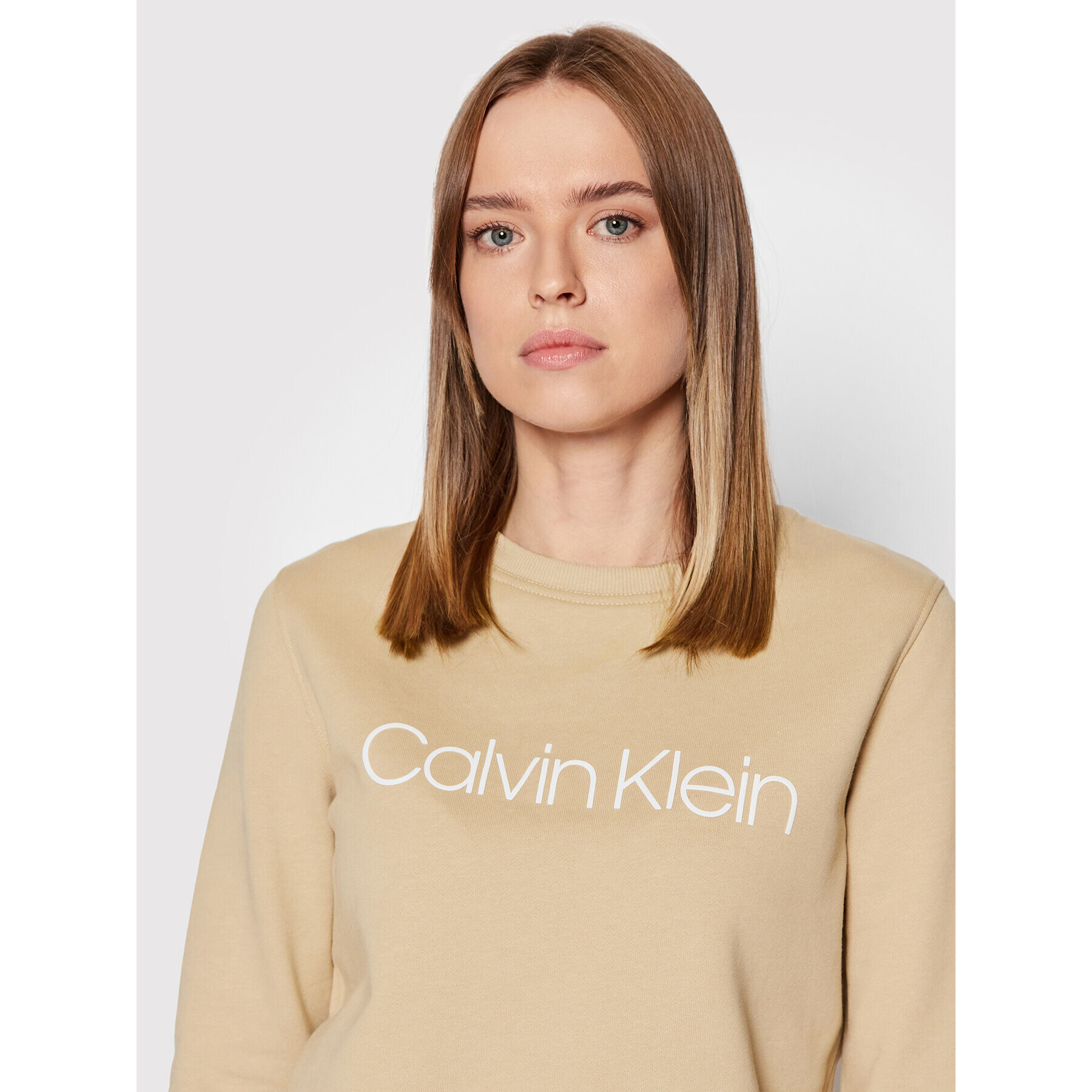 Calvin Klein Суитшърт Core Logo K20K202157 Бежов Regular Fit - Pepit.bg