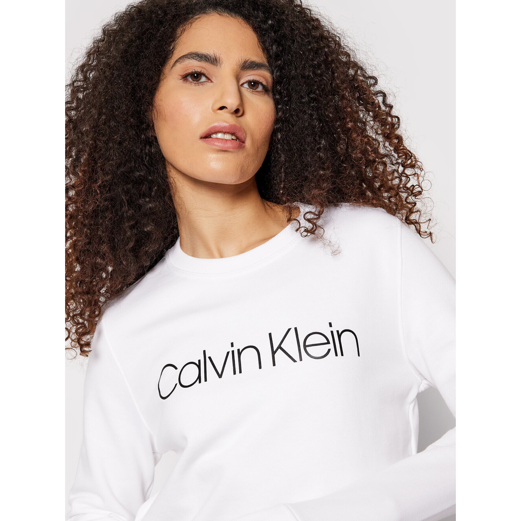 Calvin Klein Суитшърт Core Logo K20K202157 Бял Regular Fit - Pepit.bg