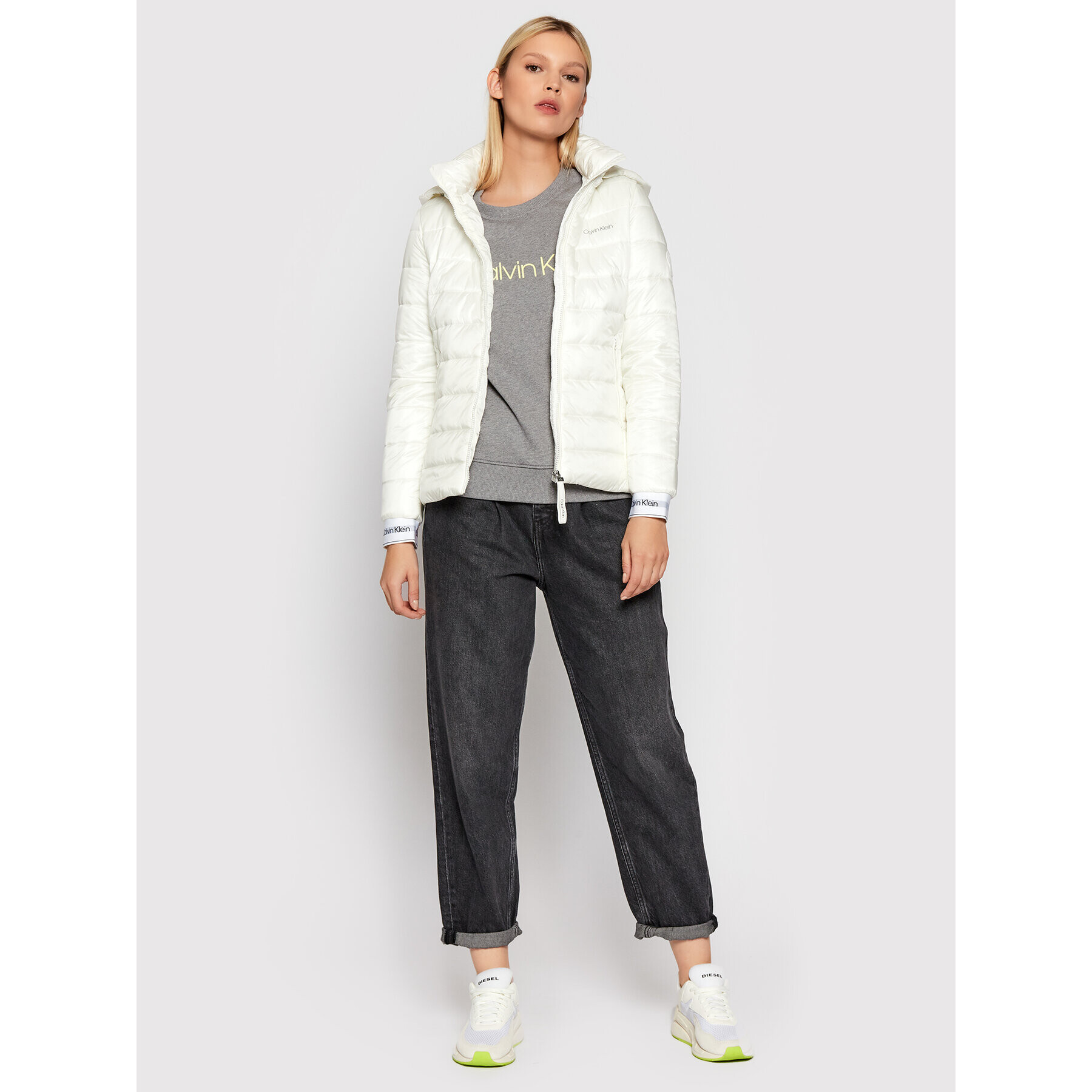 Calvin Klein Суитшърт Core Logo K20K202157 Сив Regular Fit - Pepit.bg