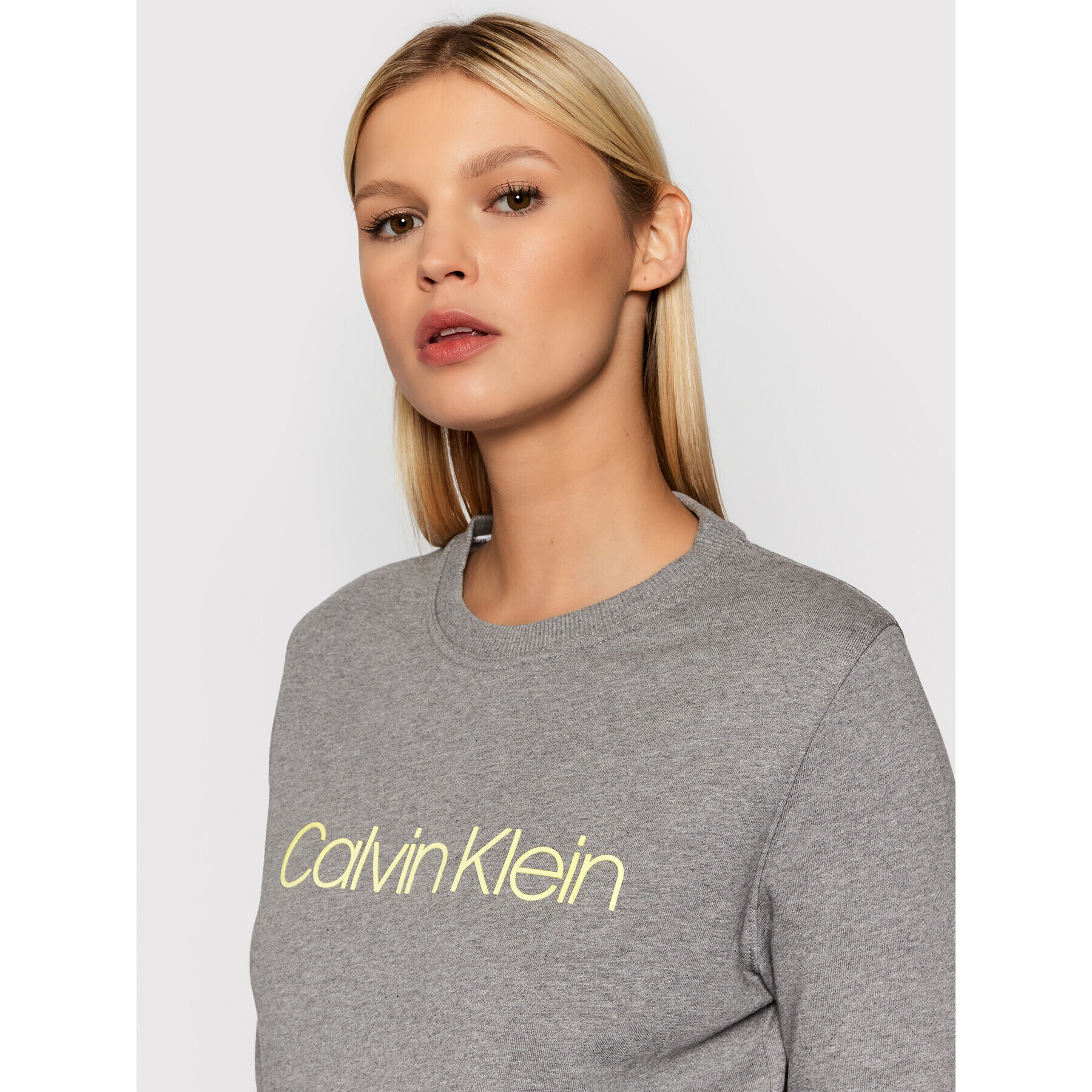 Calvin Klein Суитшърт Core Logo K20K202157 Сив Regular Fit - Pepit.bg
