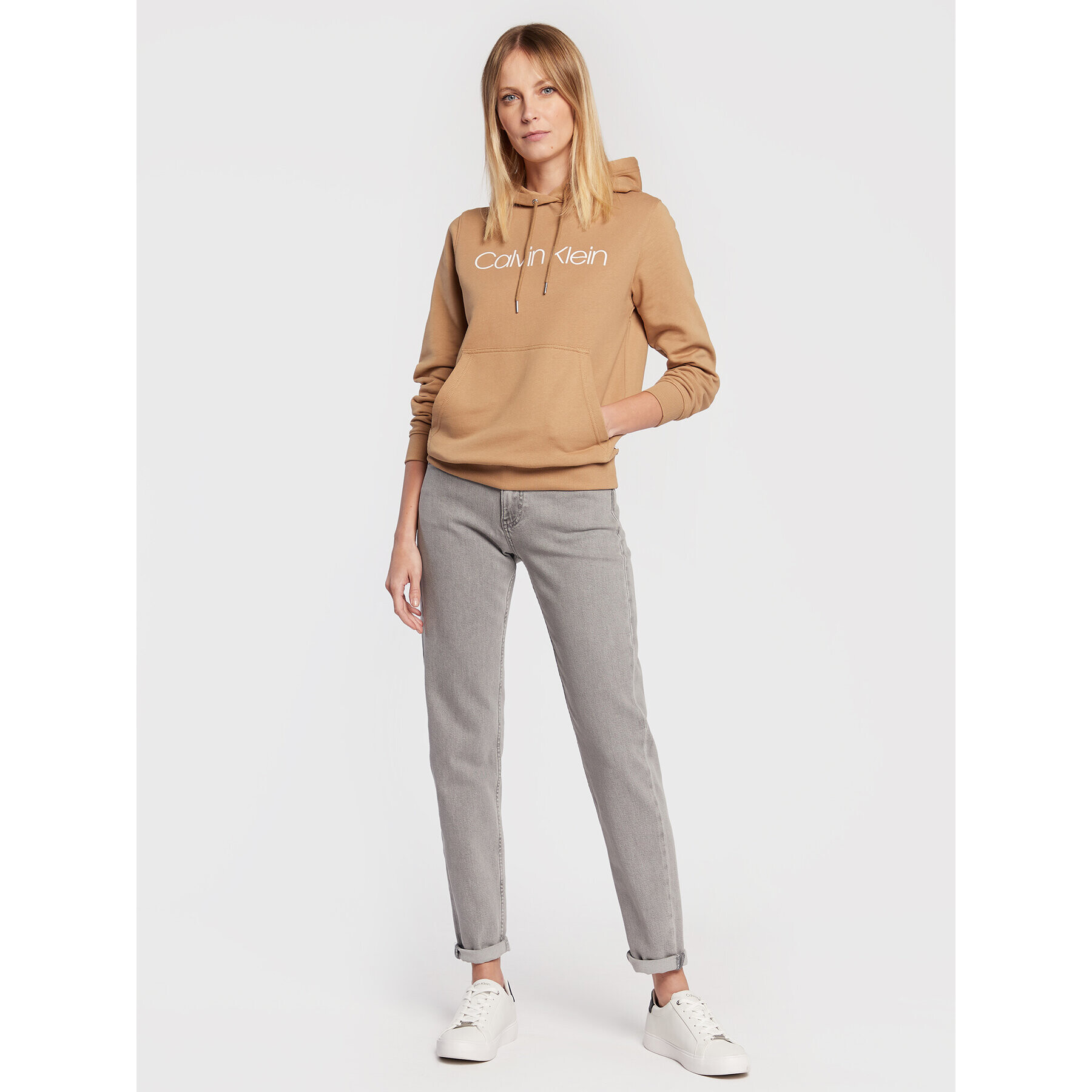 Calvin Klein Суитшърт Core Logo K20K202687 Бежов Regular Fit - Pepit.bg