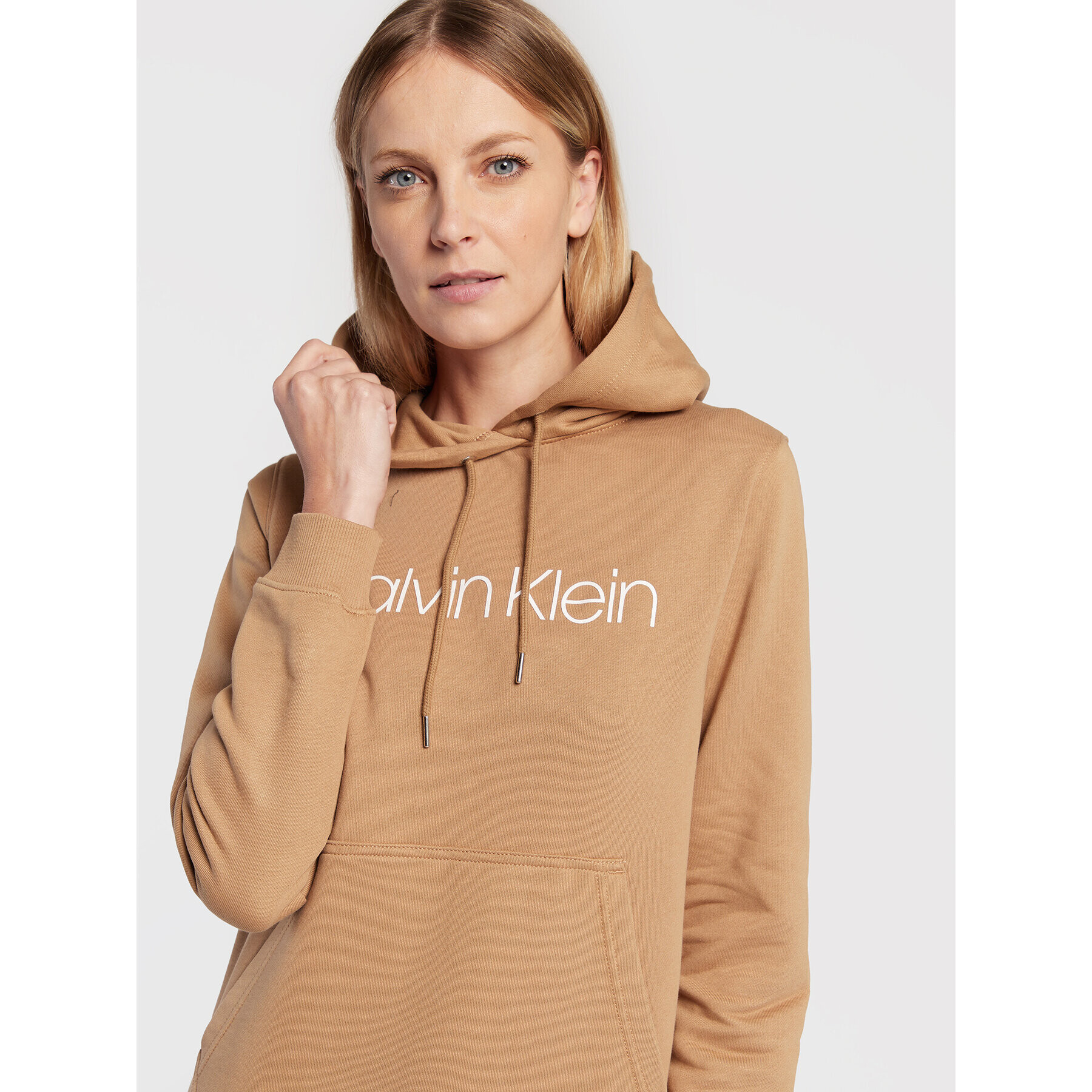 Calvin Klein Суитшърт Core Logo K20K202687 Бежов Regular Fit - Pepit.bg