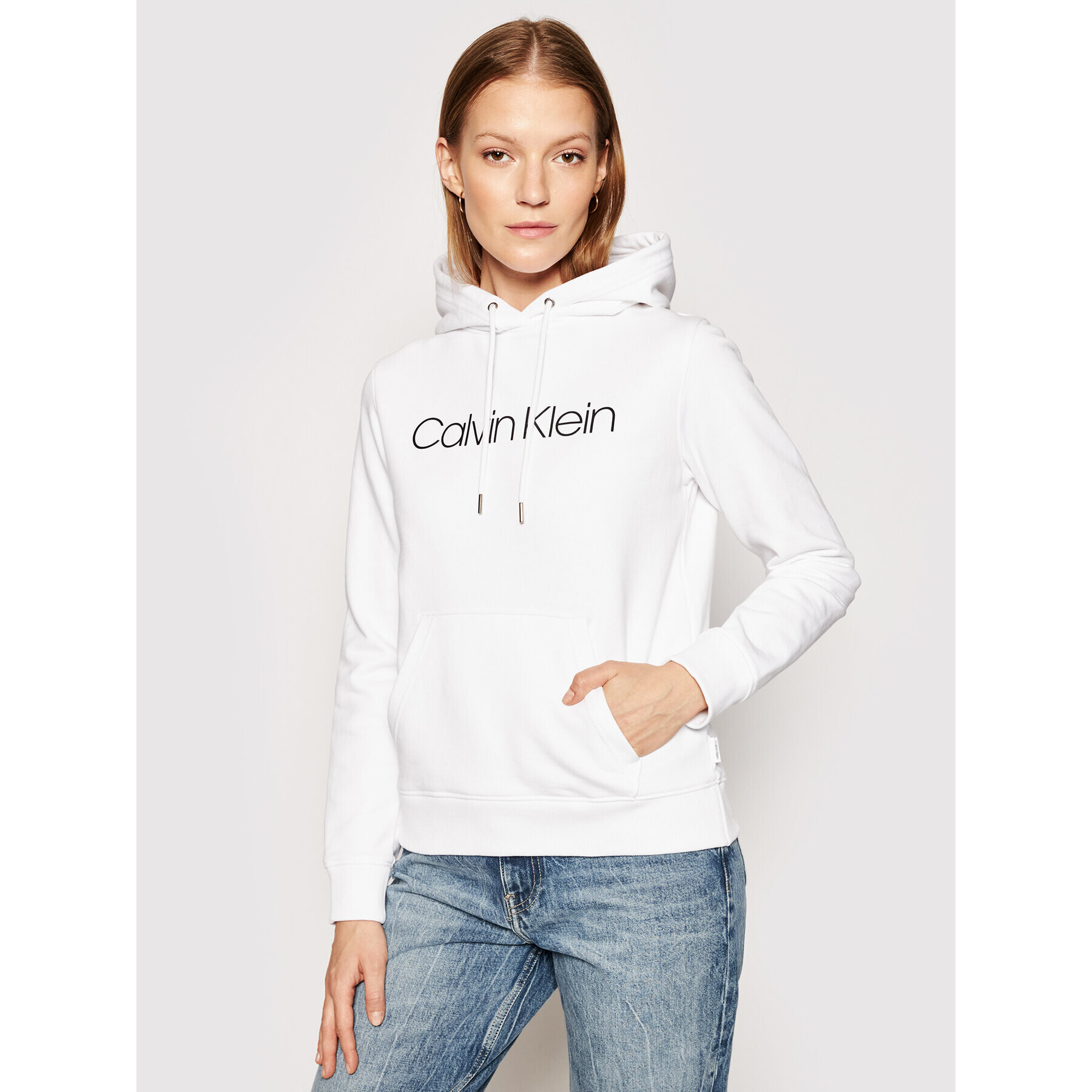 Calvin Klein Суитшърт Core Logo K20K202687 Бял Regular Fit - Pepit.bg