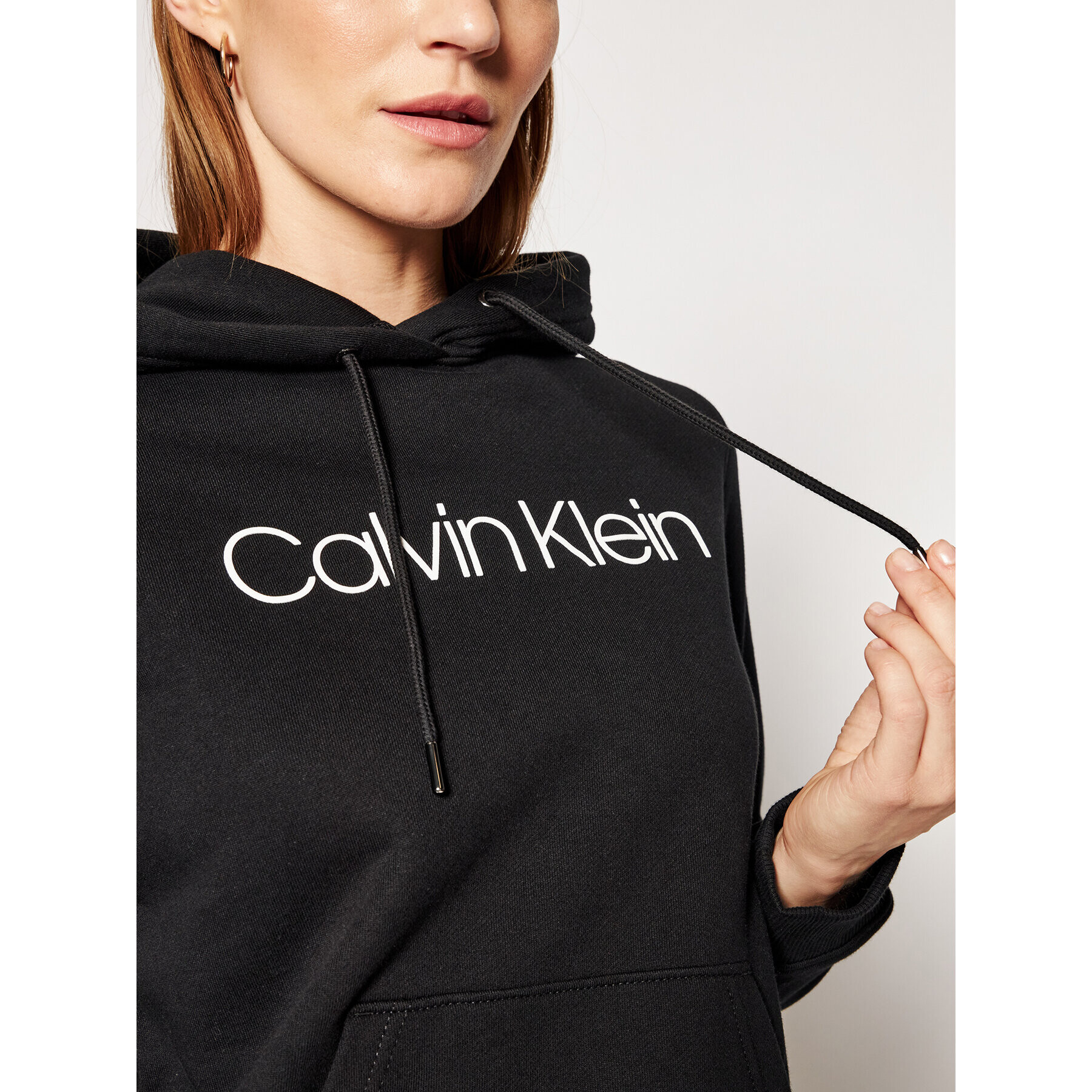 Calvin Klein Суитшърт Core Logo K20K202687 Черен Regular Fit - Pepit.bg