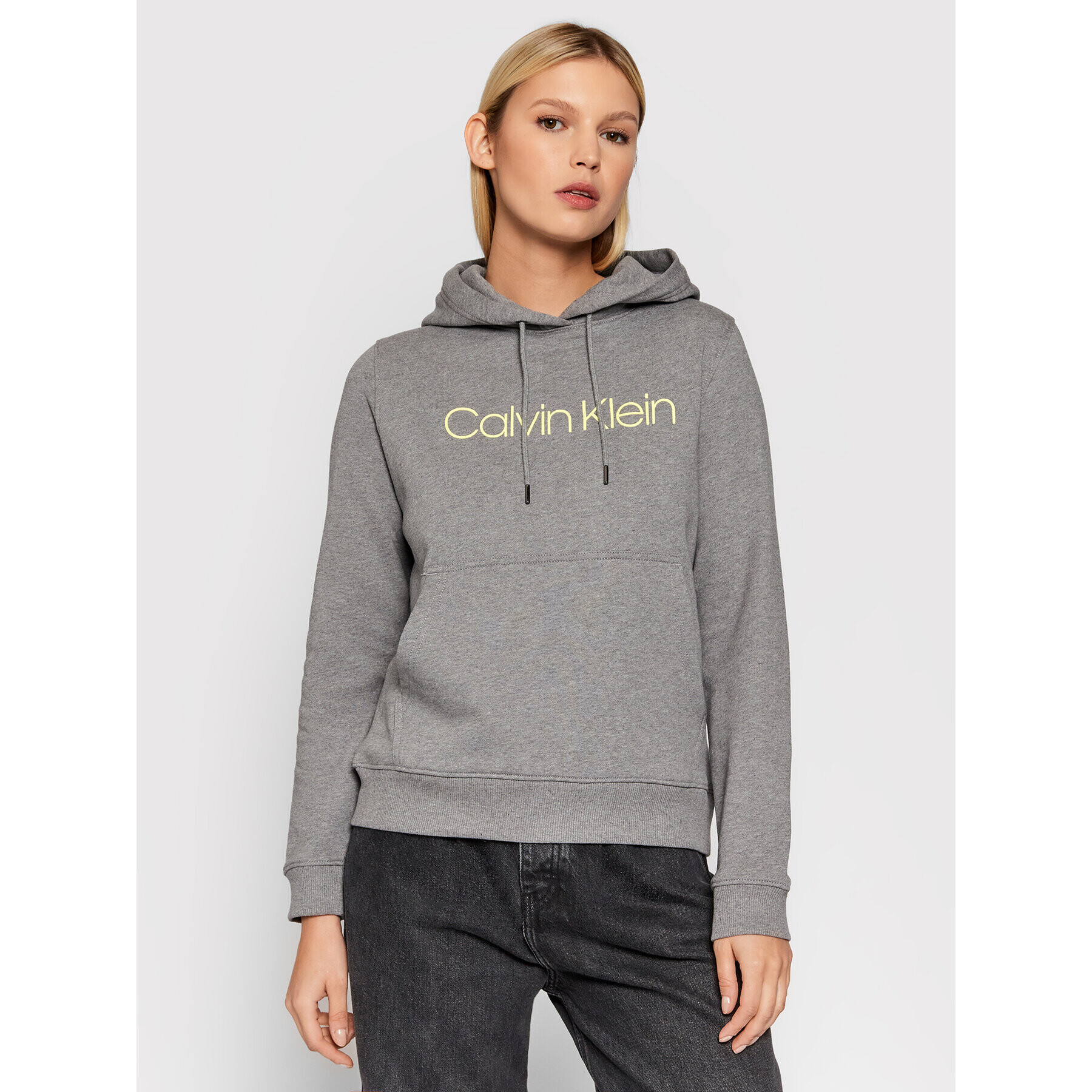 Calvin Klein Суитшърт Core Logo K20K202687 Сив Regular Fit - Pepit.bg