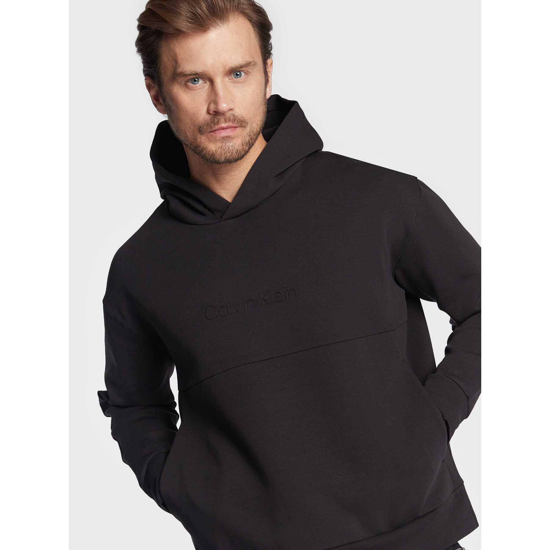 Calvin Klein Суитшърт Debossed Logo K10K108058 Черен Comfort Fit - Pepit.bg