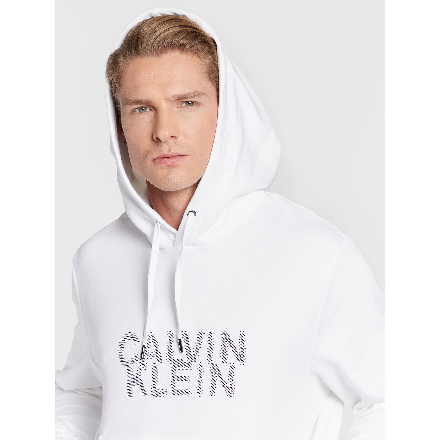 Calvin Klein Суитшърт Distorted Logo K10K110075 Бял Regular Fit - Pepit.bg