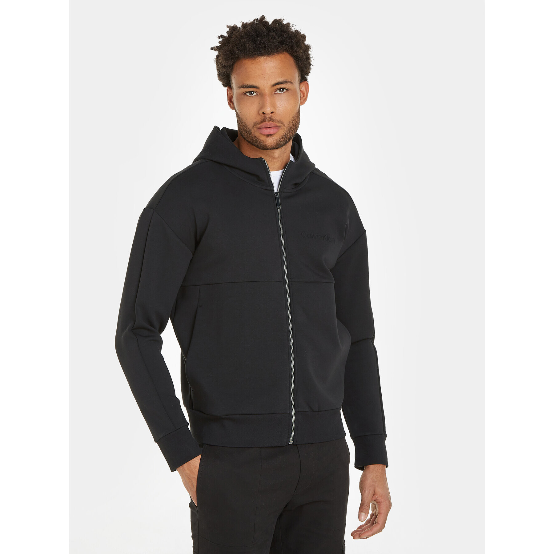 Calvin Klein Суитшърт Embossed K10K112197 Черен Regular Fit - Pepit.bg