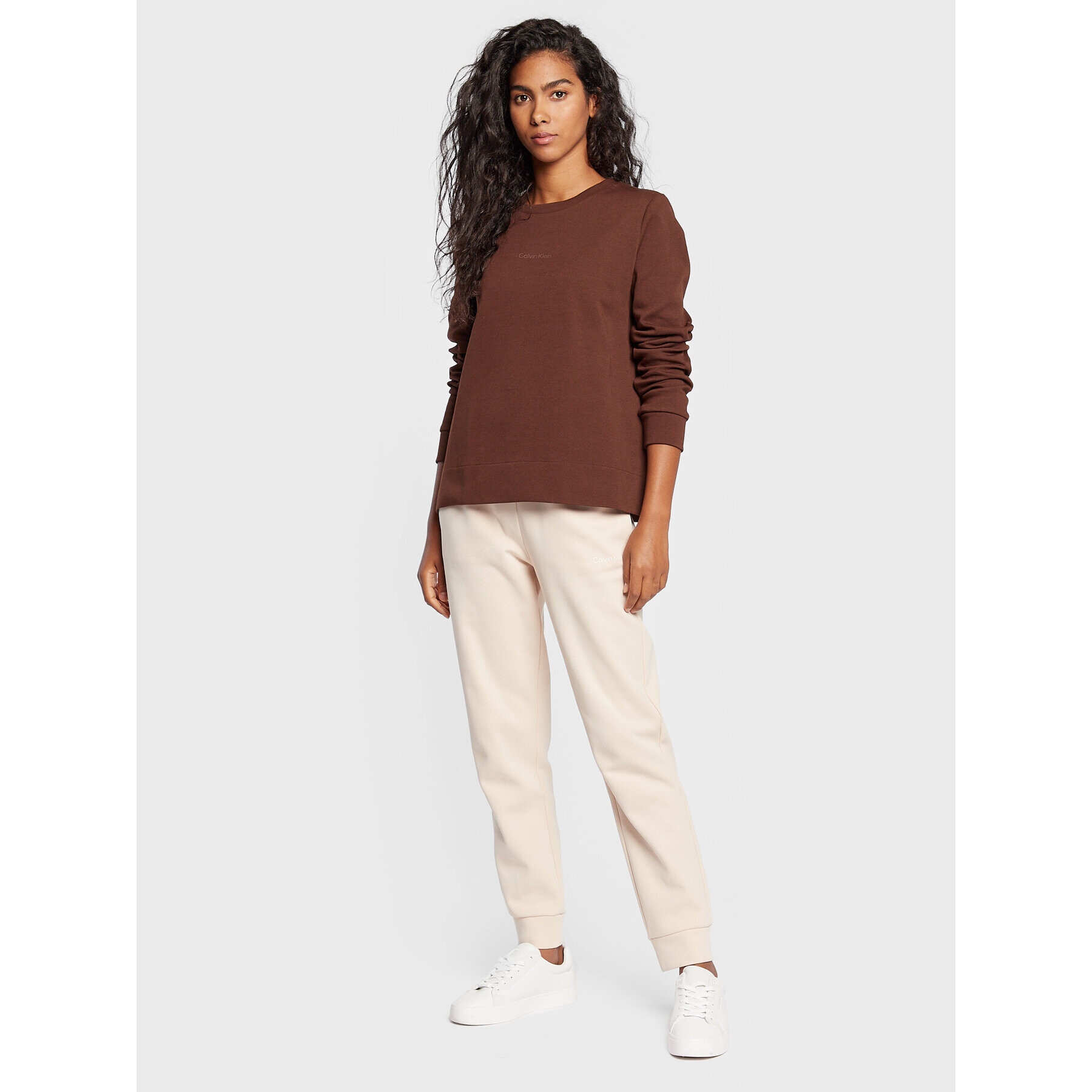 Calvin Klein Суитшърт Essential K20K204126 Кафяв Regular Fit - Pepit.bg
