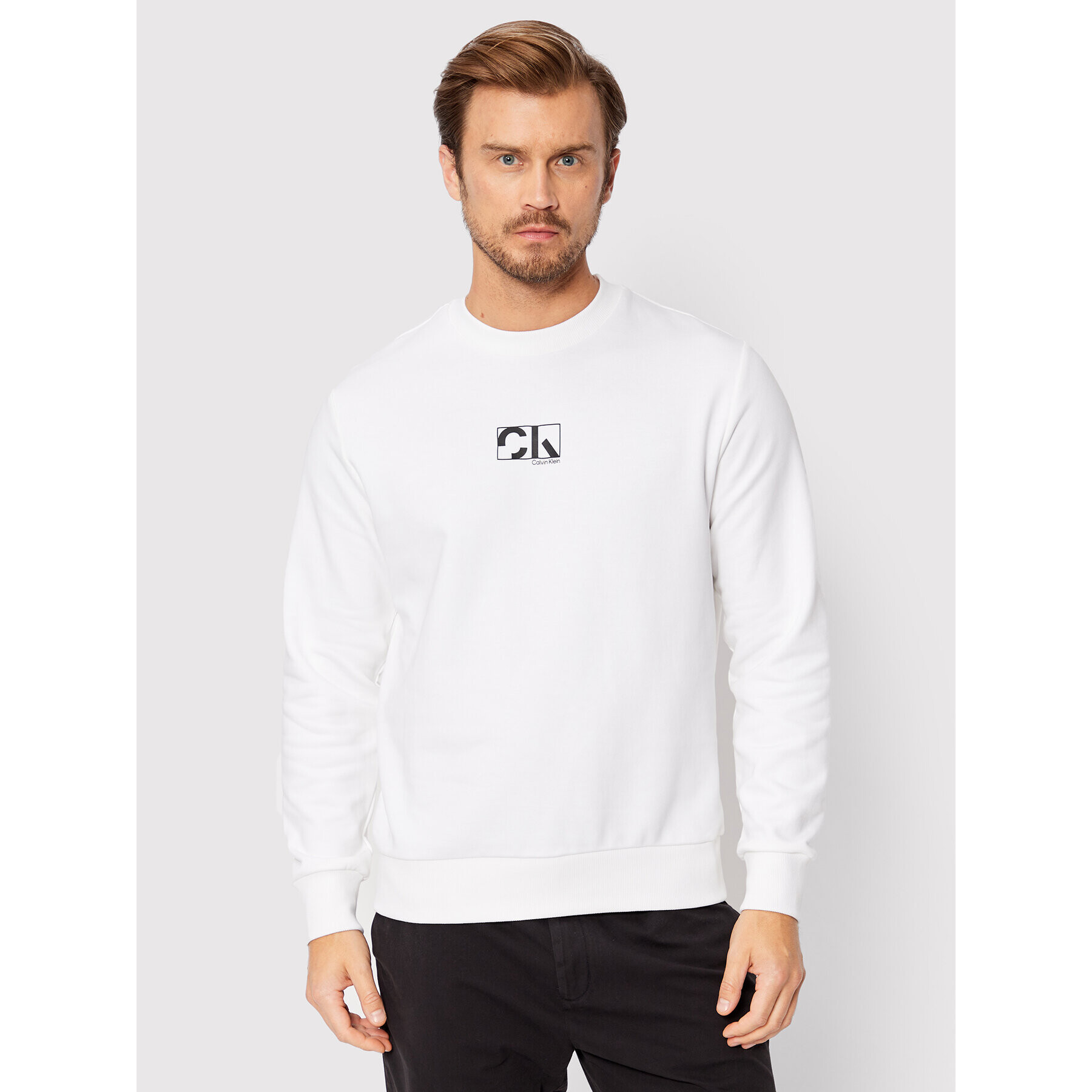 Calvin Klein Суитшърт Graphic Box Logo K10K109718 Бял Regular Fit - Pepit.bg