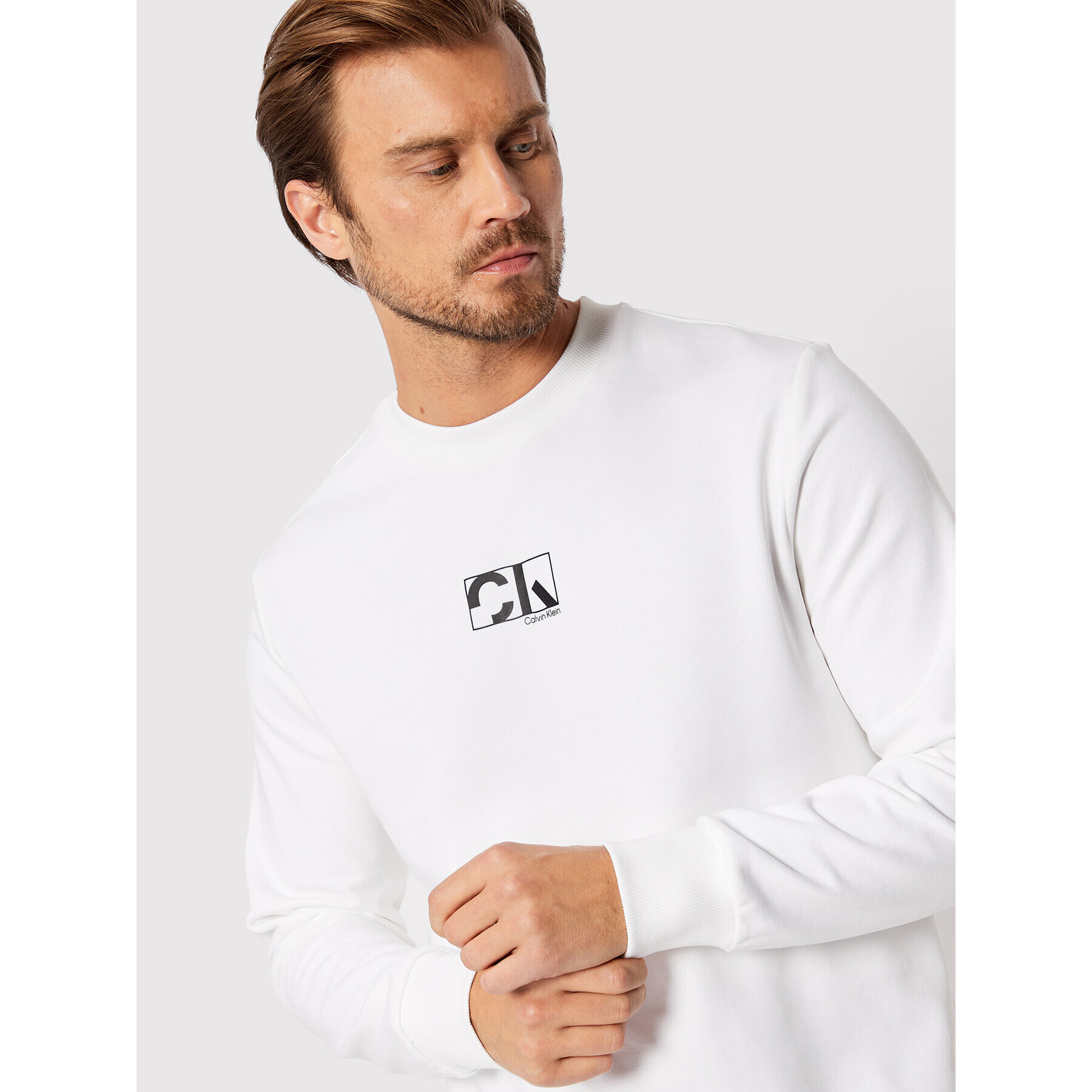 Calvin Klein Суитшърт Graphic Box Logo K10K109718 Бял Regular Fit - Pepit.bg