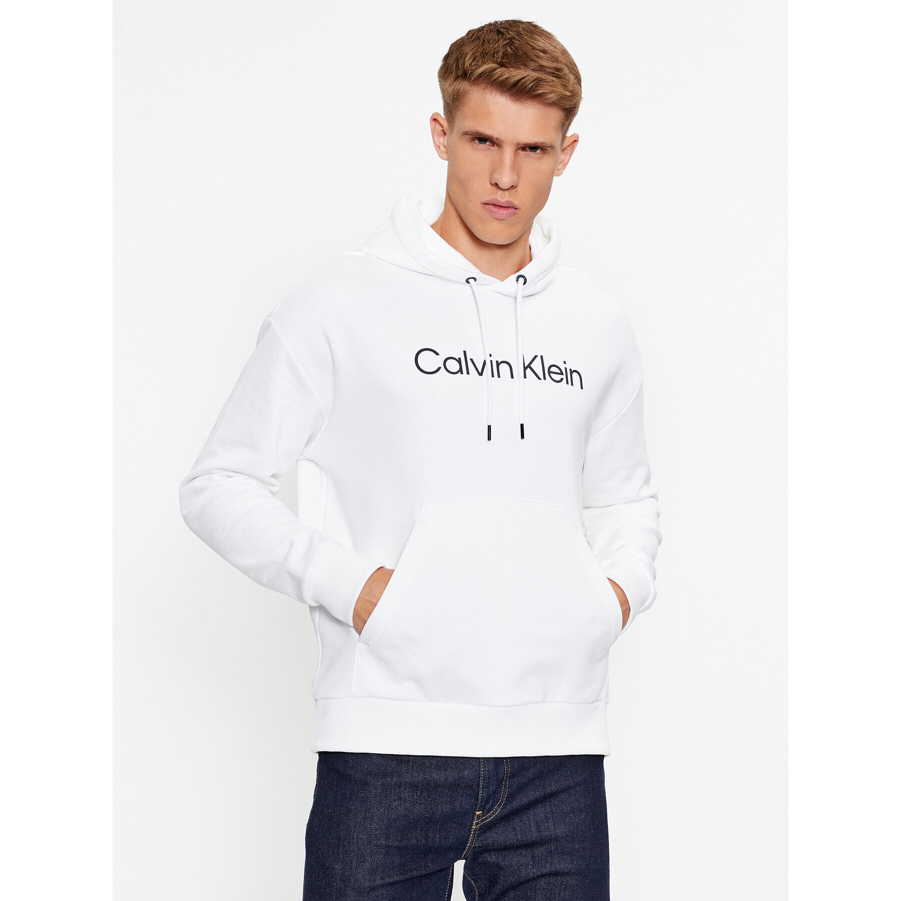 Calvin Klein Суитшърт Hero K10K111345 Бял Regular Fit - Pepit.bg