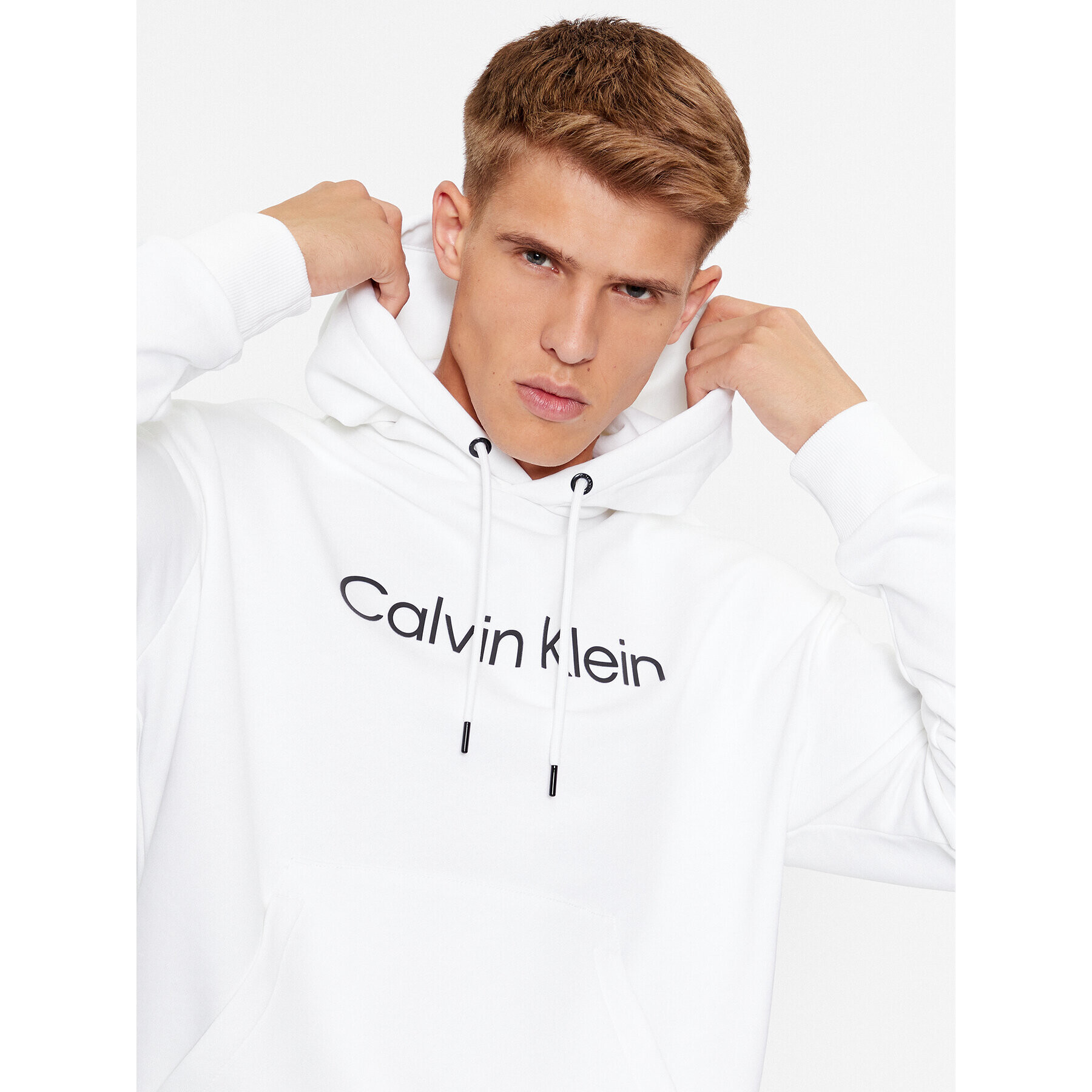 Calvin Klein Суитшърт Hero K10K111345 Бял Regular Fit - Pepit.bg