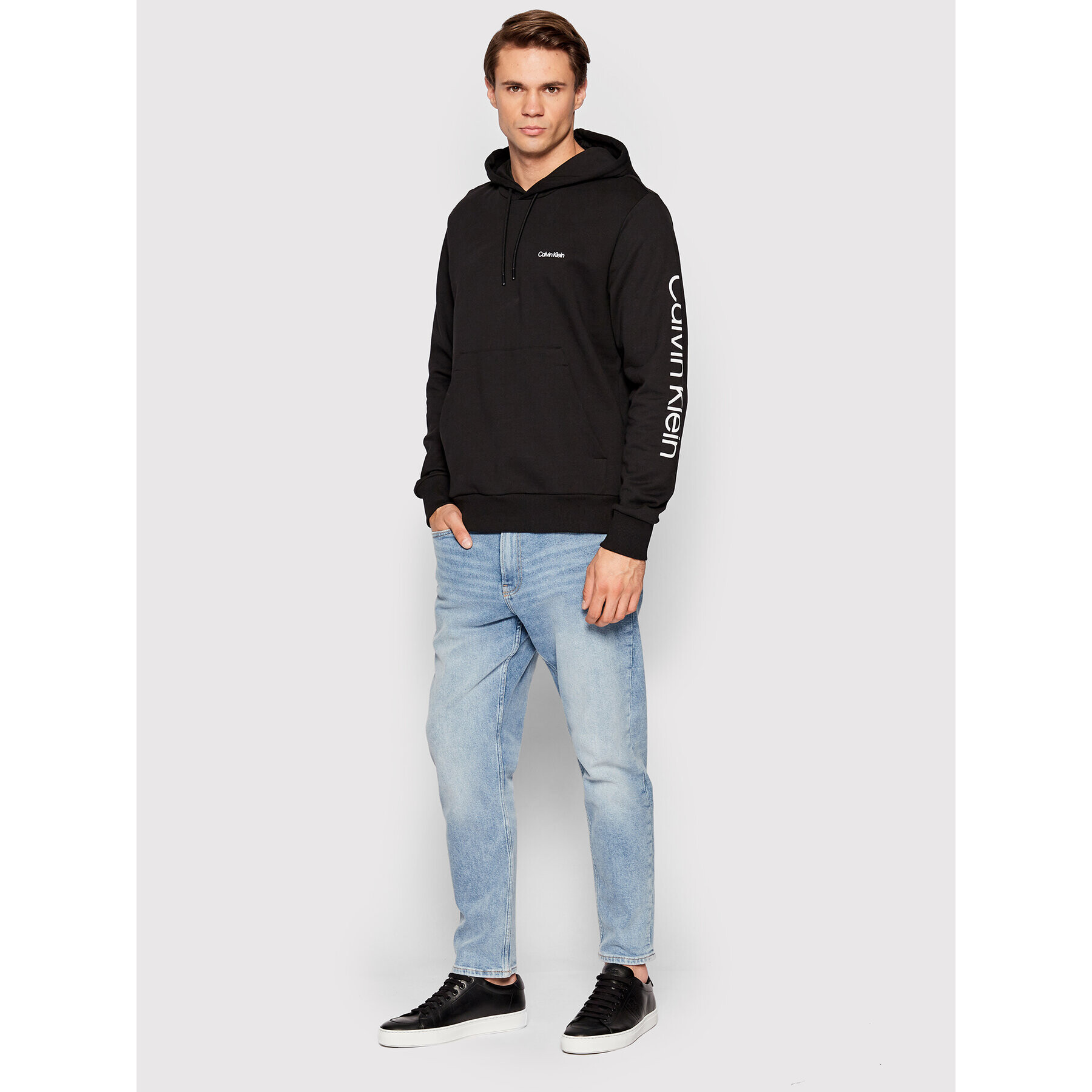 Calvin Klein Суитшърт Placement Logo K10K109696 Черен Regular Fit - Pepit.bg