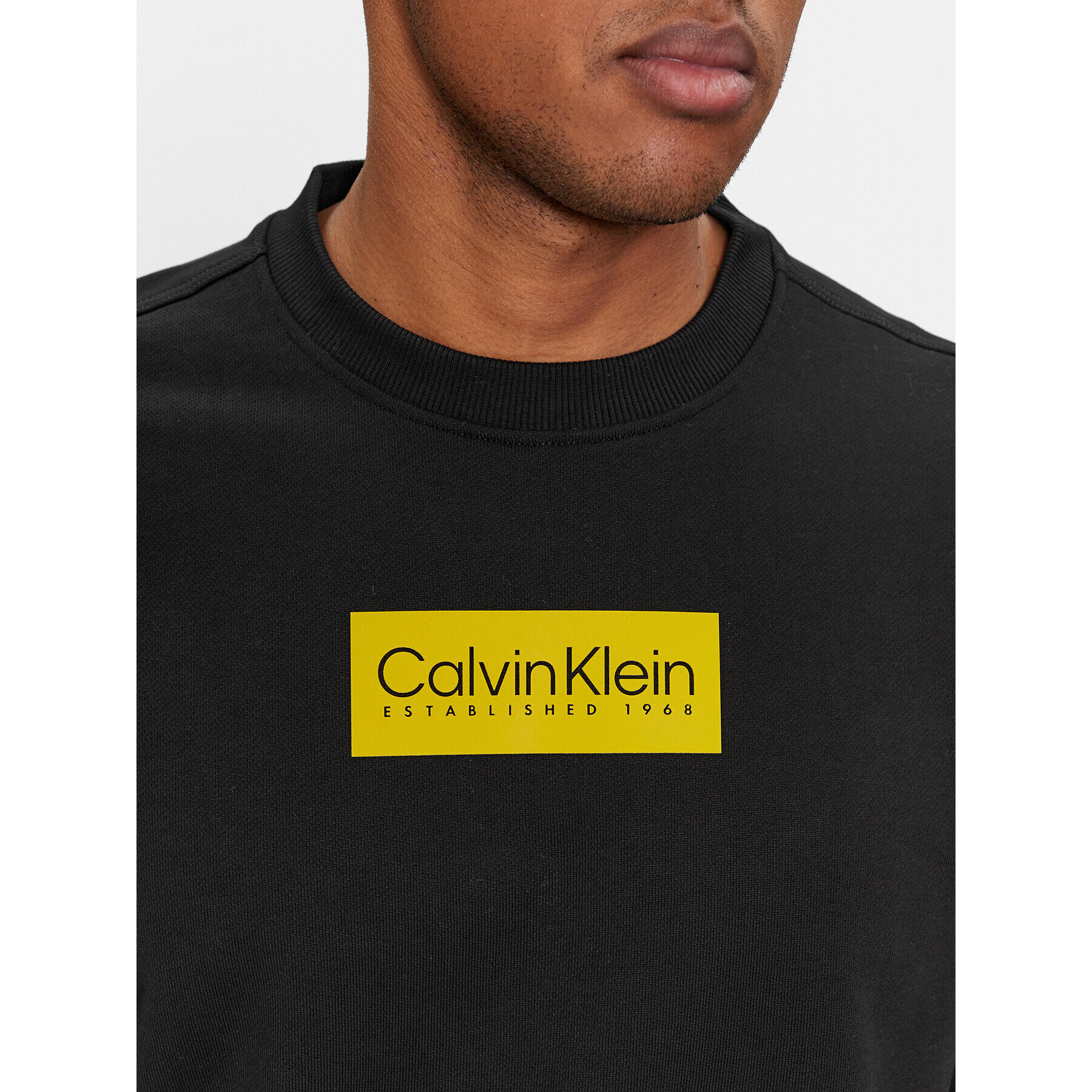 Calvin Klein Суитшърт Raised K10K112252 Черен Regular Fit - Pepit.bg