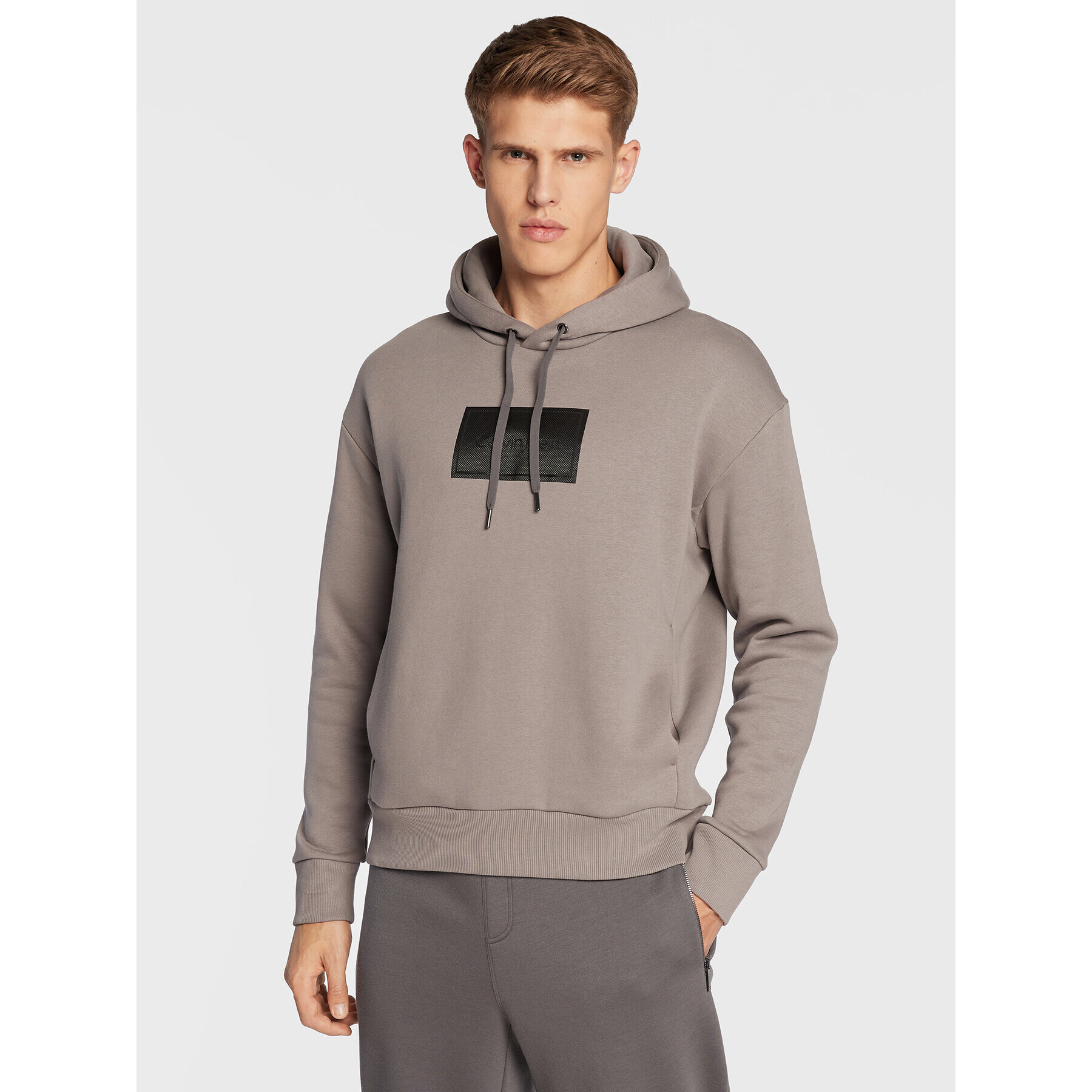 Calvin Klein Суитшърт Textured Logo K10K110092 Сив Comfort Fit - Pepit.bg