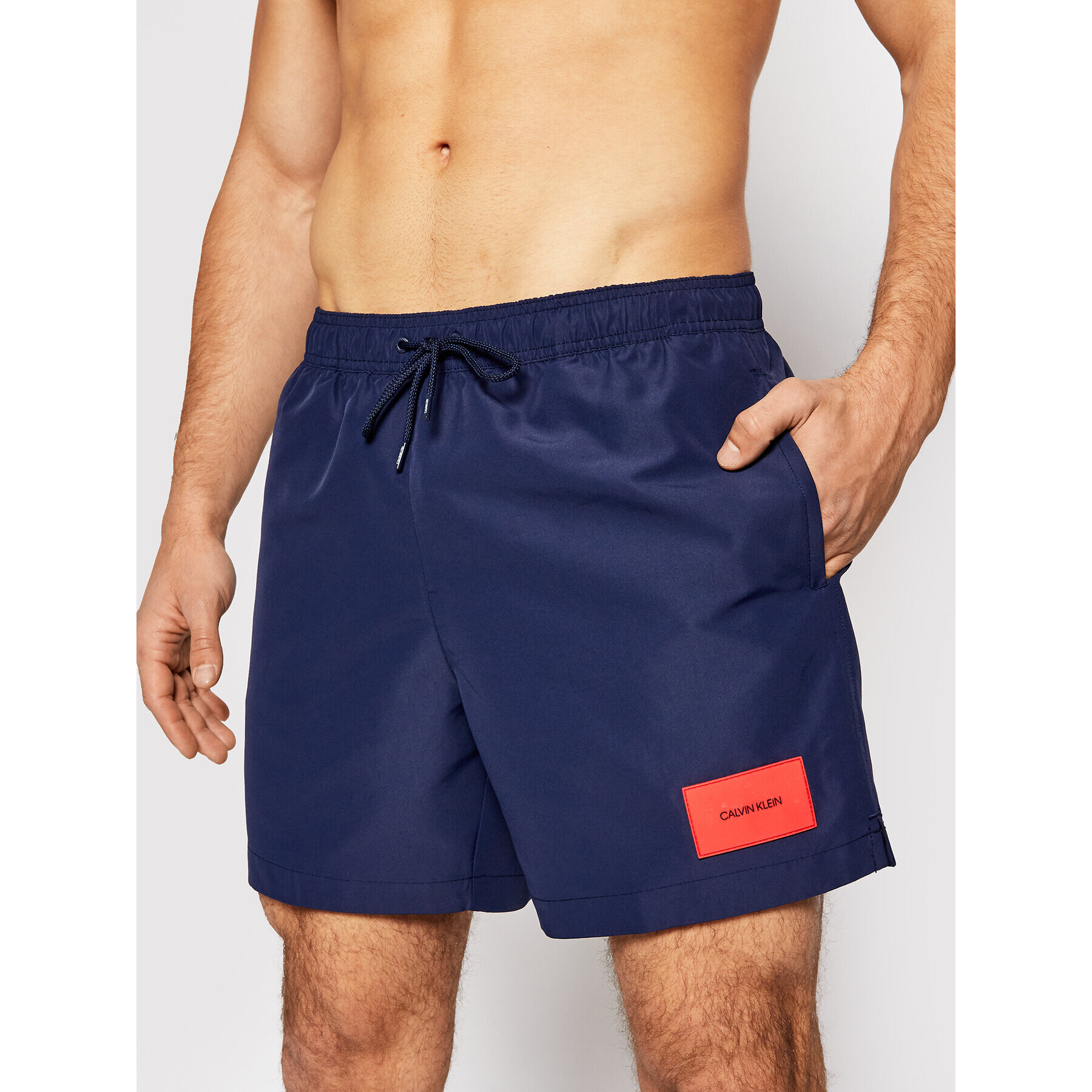 Calvin Klein Swimwear Плувни шорти Medium Drawstring KM0KM00574 Тъмносин Regular Fit - Pepit.bg