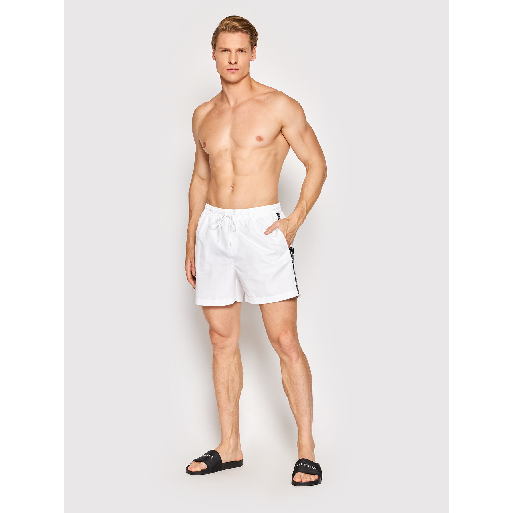 Calvin Klein Swimwear Плувни шорти Medium Drawstringnos KM0KM00741 Бял Regular Fit - Pepit.bg