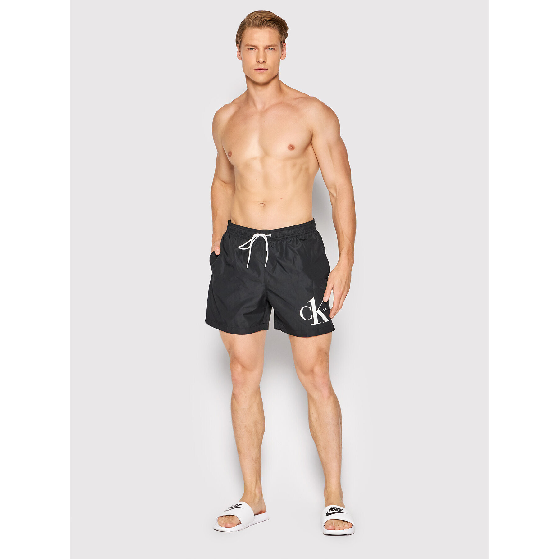 Calvin Klein Swimwear Плувни шорти Medium KM0KM00708 Черен Regular Fit - Pepit.bg