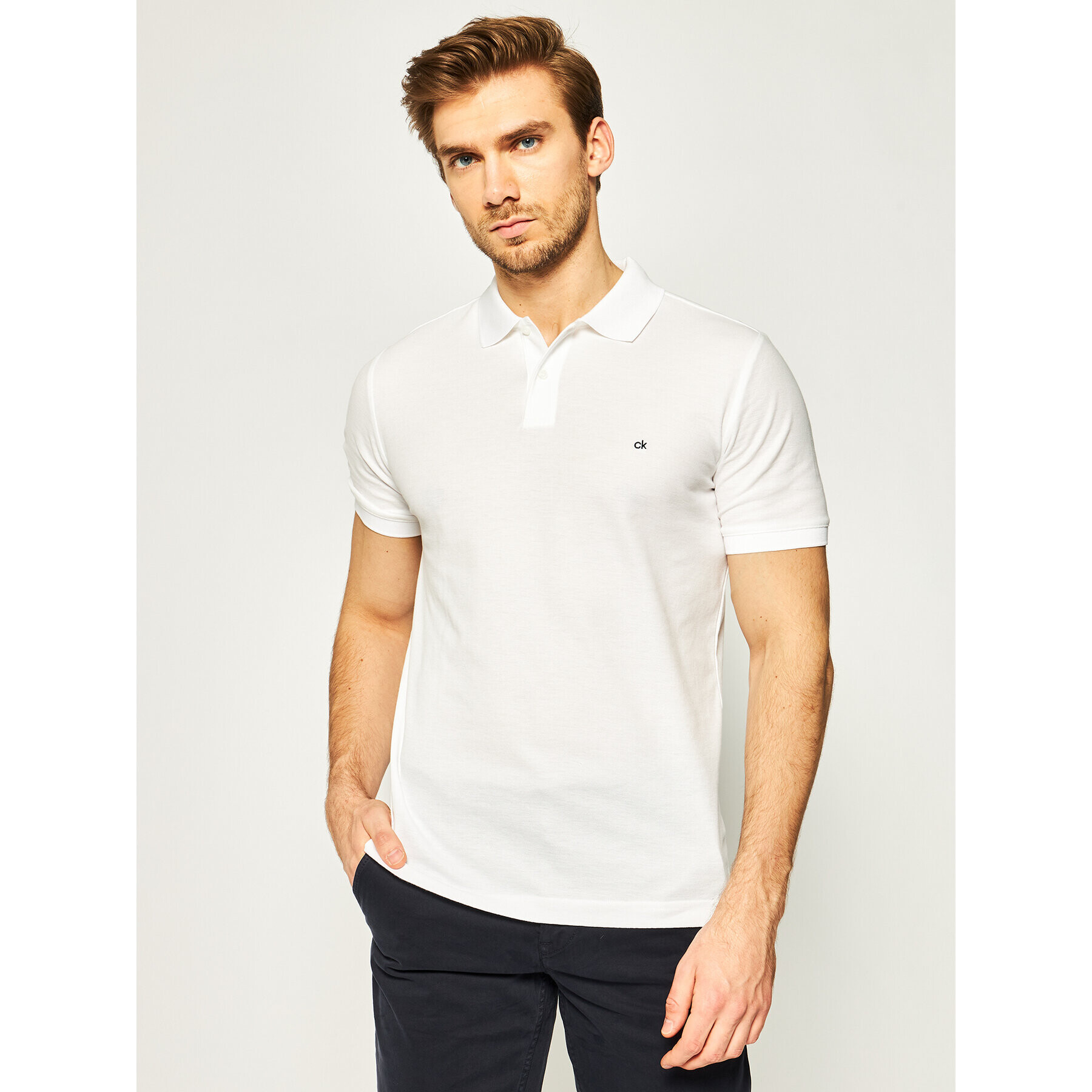 Calvin Klein Тениска с яка и копчета Refined Pique Chest Logo K10K02964 Бял Slim Fit - Pepit.bg