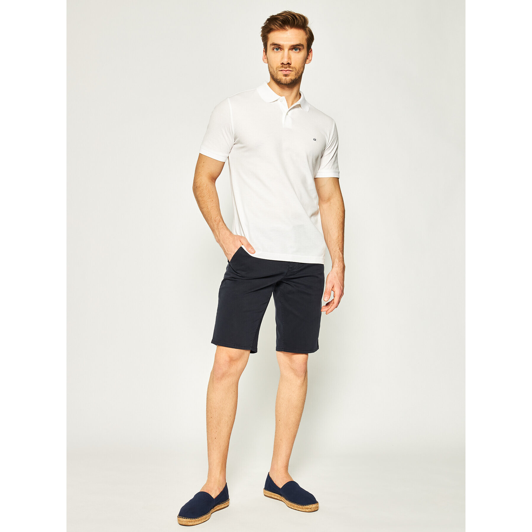 Calvin Klein Тениска с яка и копчета Refined Pique Chest Logo K10K02964 Бял Slim Fit - Pepit.bg