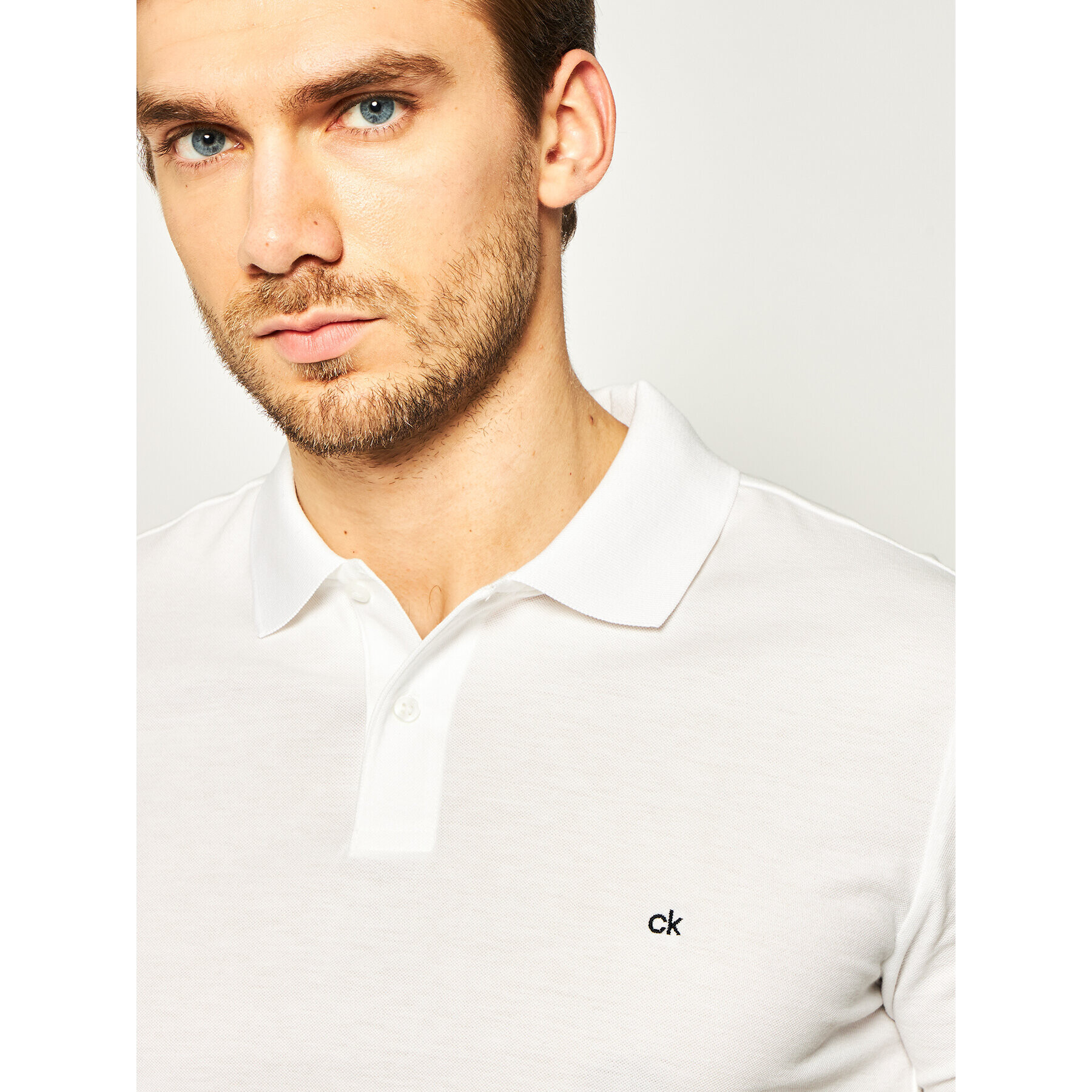 Calvin Klein Тениска с яка и копчета Refined Pique Chest Logo K10K02964 Бял Slim Fit - Pepit.bg