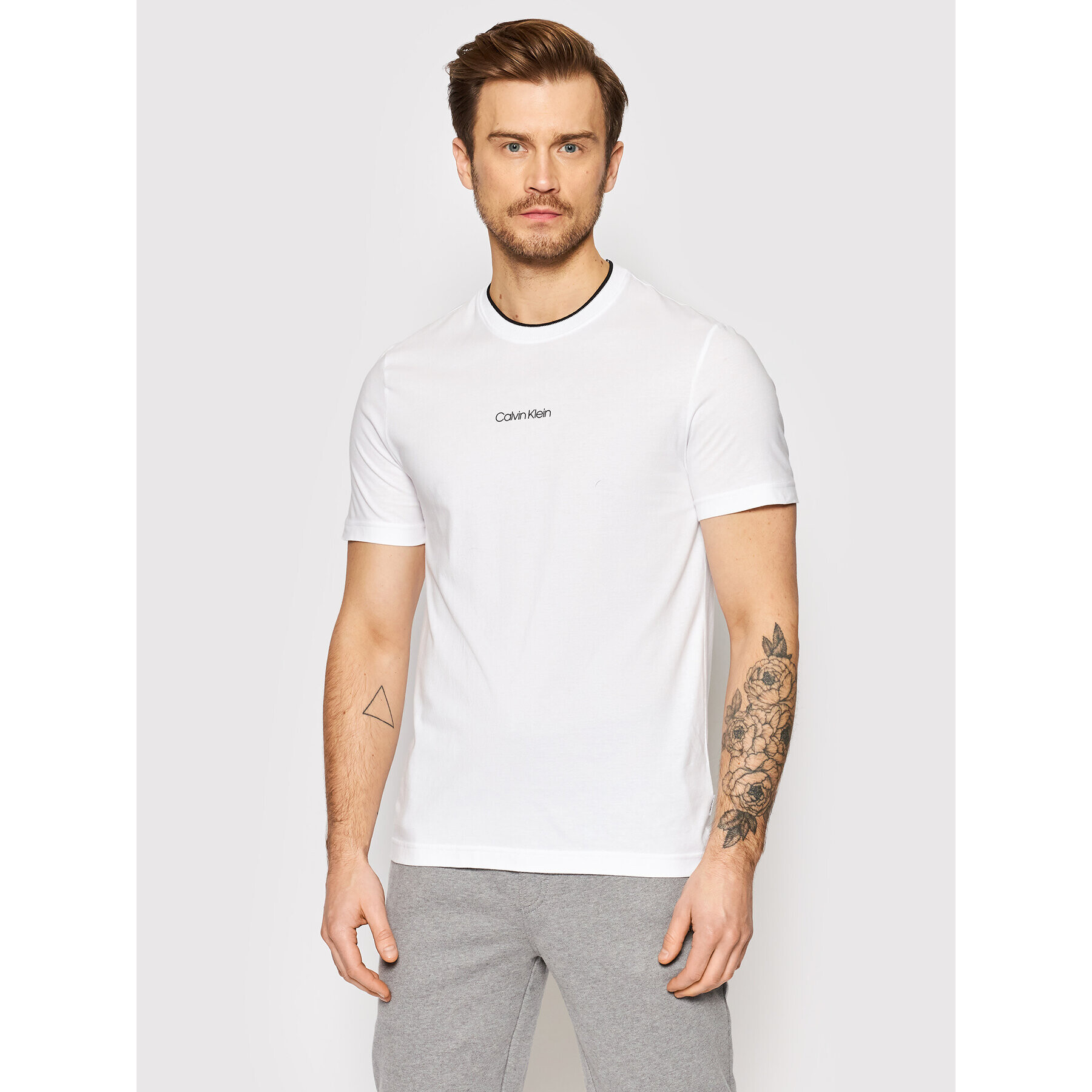 Calvin Klein Тишърт Center Logo K10K107845 Бял Regular Fit - Pepit.bg