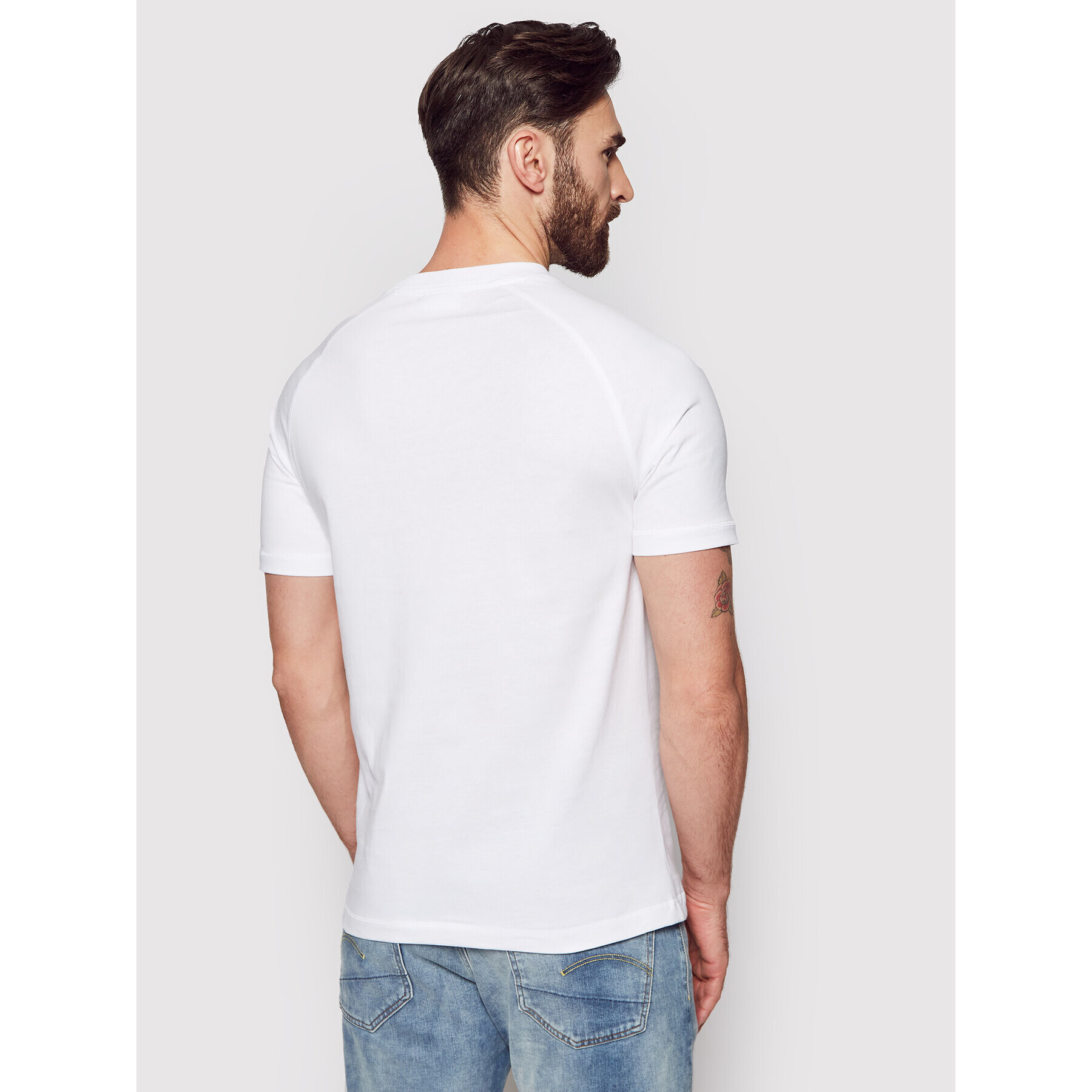 Calvin Klein Тишърт Center Logo Stretch K10K106498 Бял Regular Fit - Pepit.bg