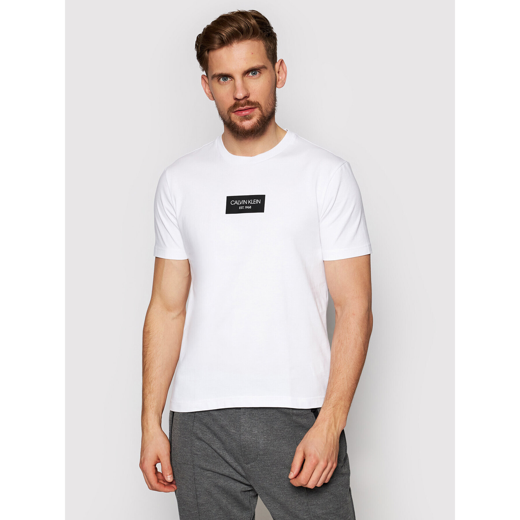 Calvin Klein Тишърт Chest Box Logo K10K106484 Бял Regular Fit - Pepit.bg