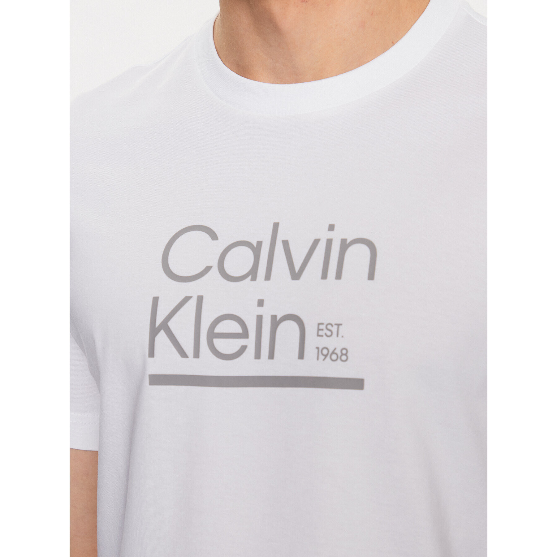 Calvin Klein Тишърт Contrast Line Logo K10K111538 Бял Regular Fit - Pepit.bg