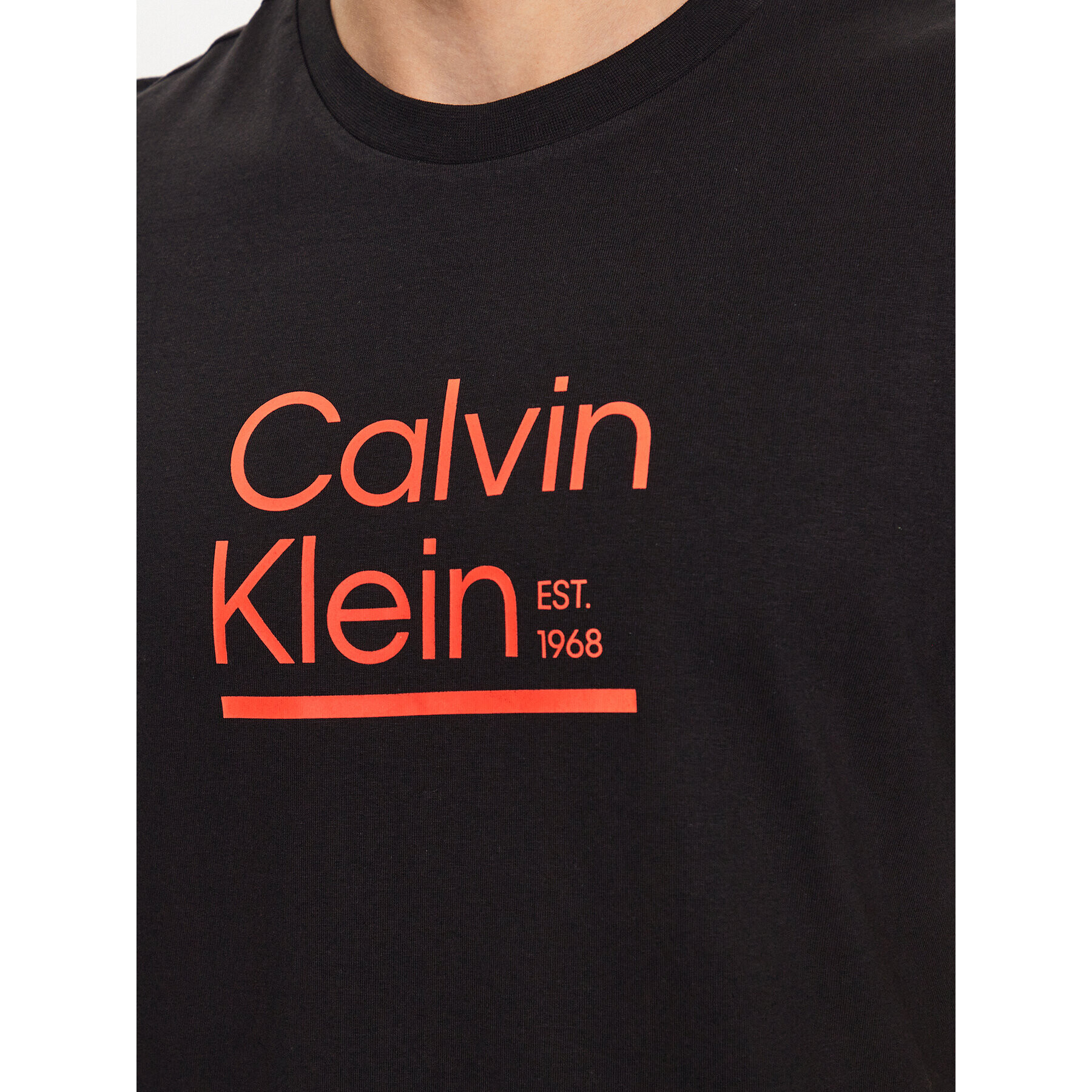 Calvin Klein Тишърт Contrast Line Logo K10K111538 Черен Regular Fit - Pepit.bg