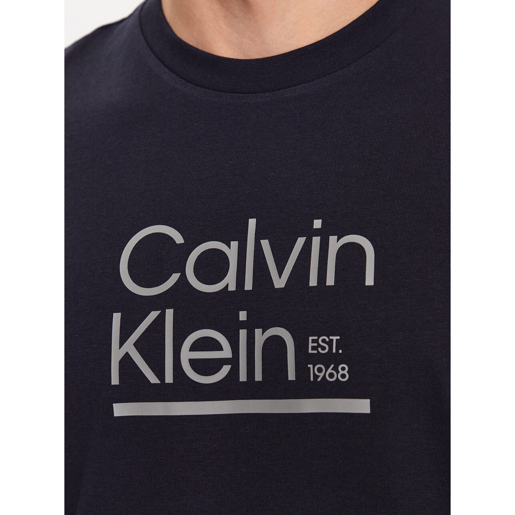 Calvin Klein Тишърт Contrast Line Logo K10K111538 Тъмносин Regular Fit - Pepit.bg