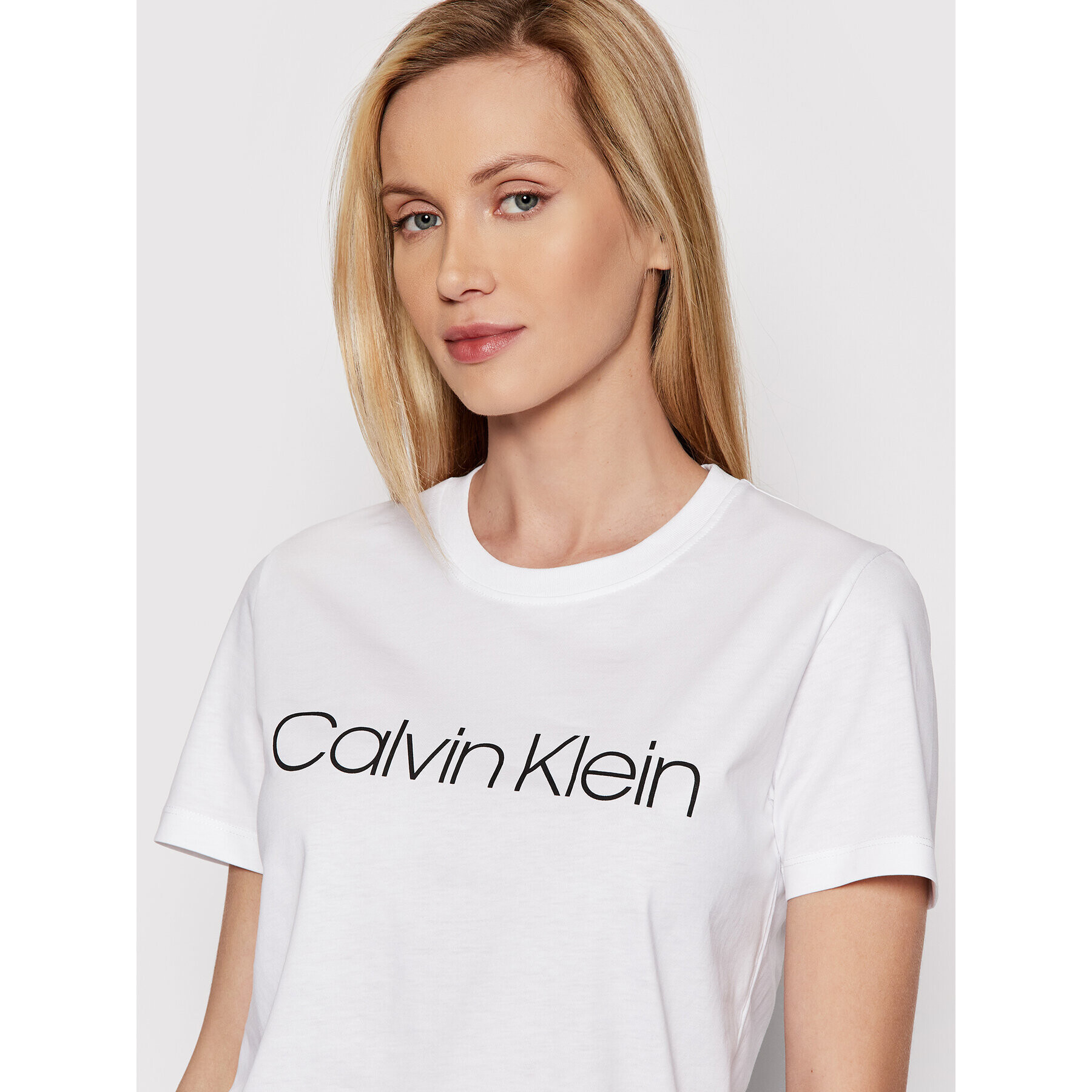 Calvin Klein Тишърт Core Logo K20K202142 Бял Regular Fit - Pepit.bg