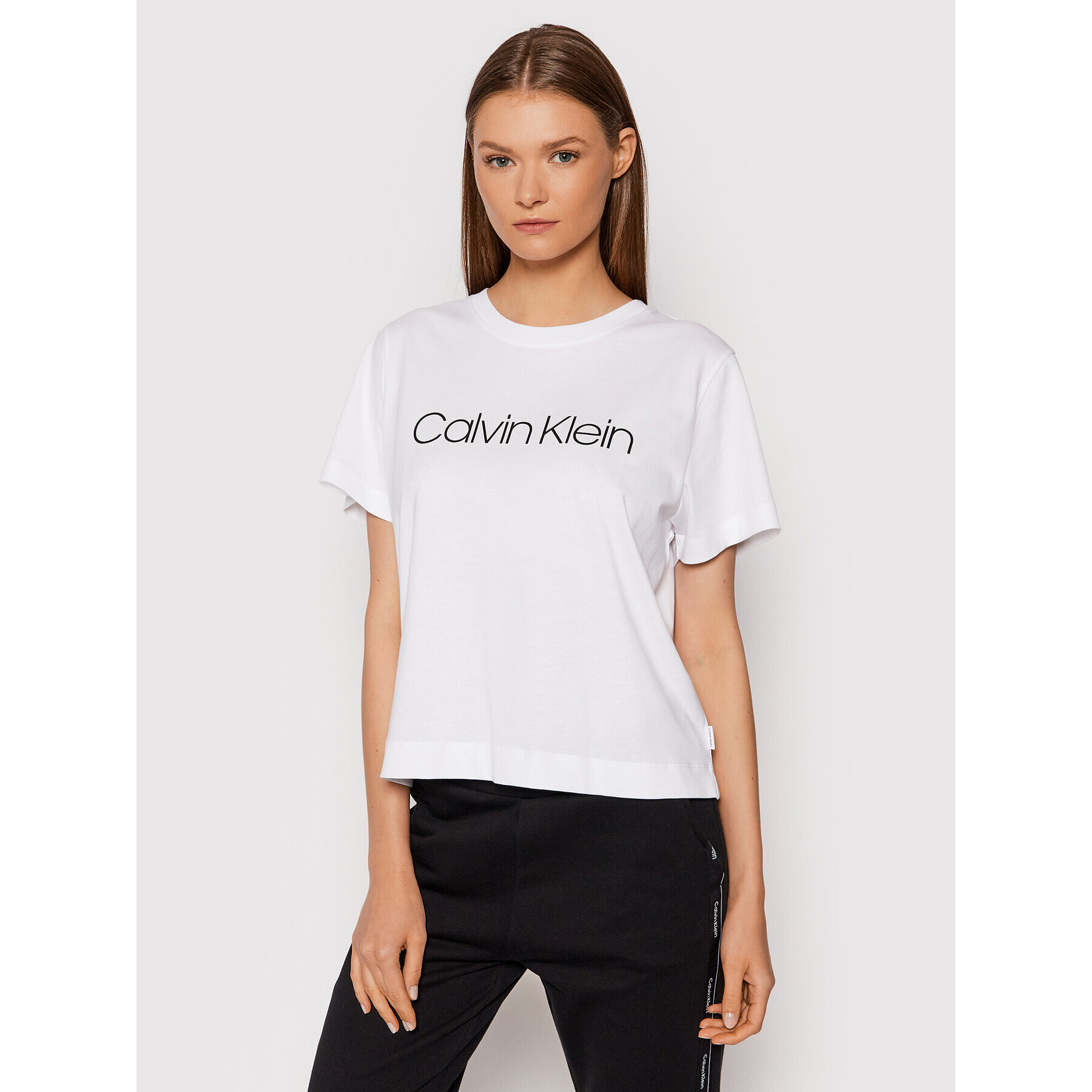 Calvin Klein Тишърт Core Logo K20K203282 Бял Regular Fit - Pepit.bg