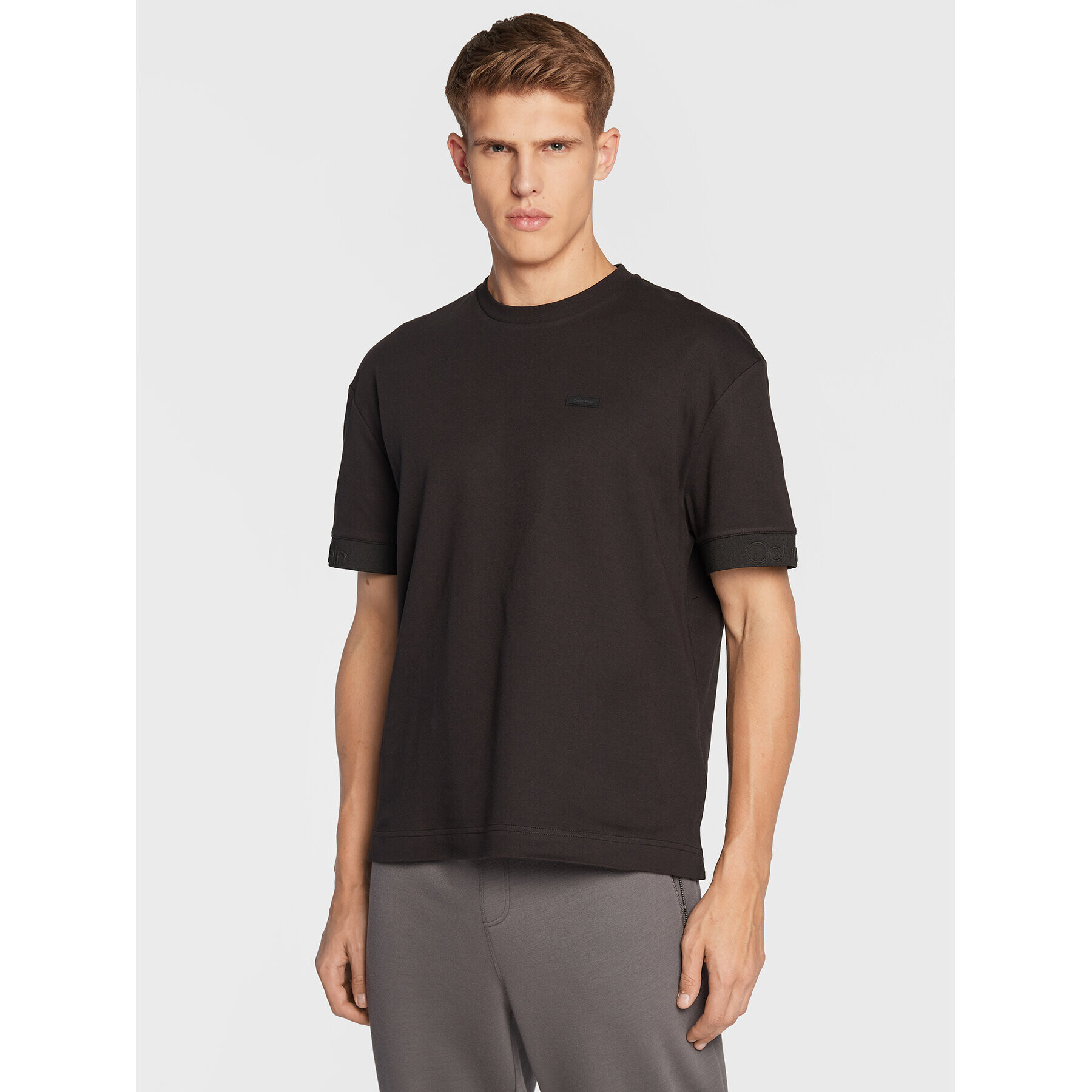 Calvin Klein Тишърт Embossed K10K110187 Черен Comfort Fit - Pepit.bg