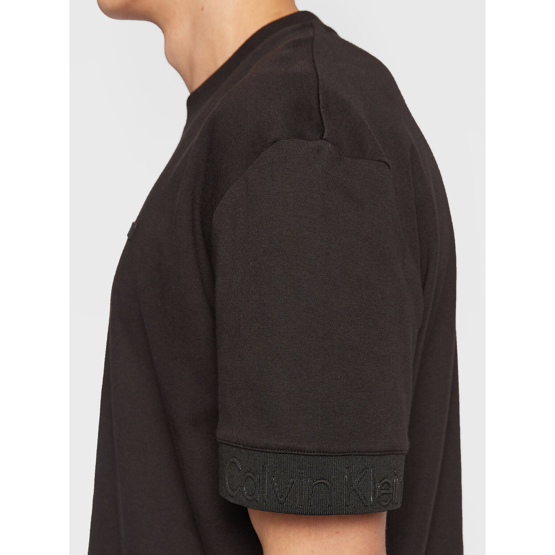 Calvin Klein Тишърт Embossed K10K110187 Черен Comfort Fit - Pepit.bg